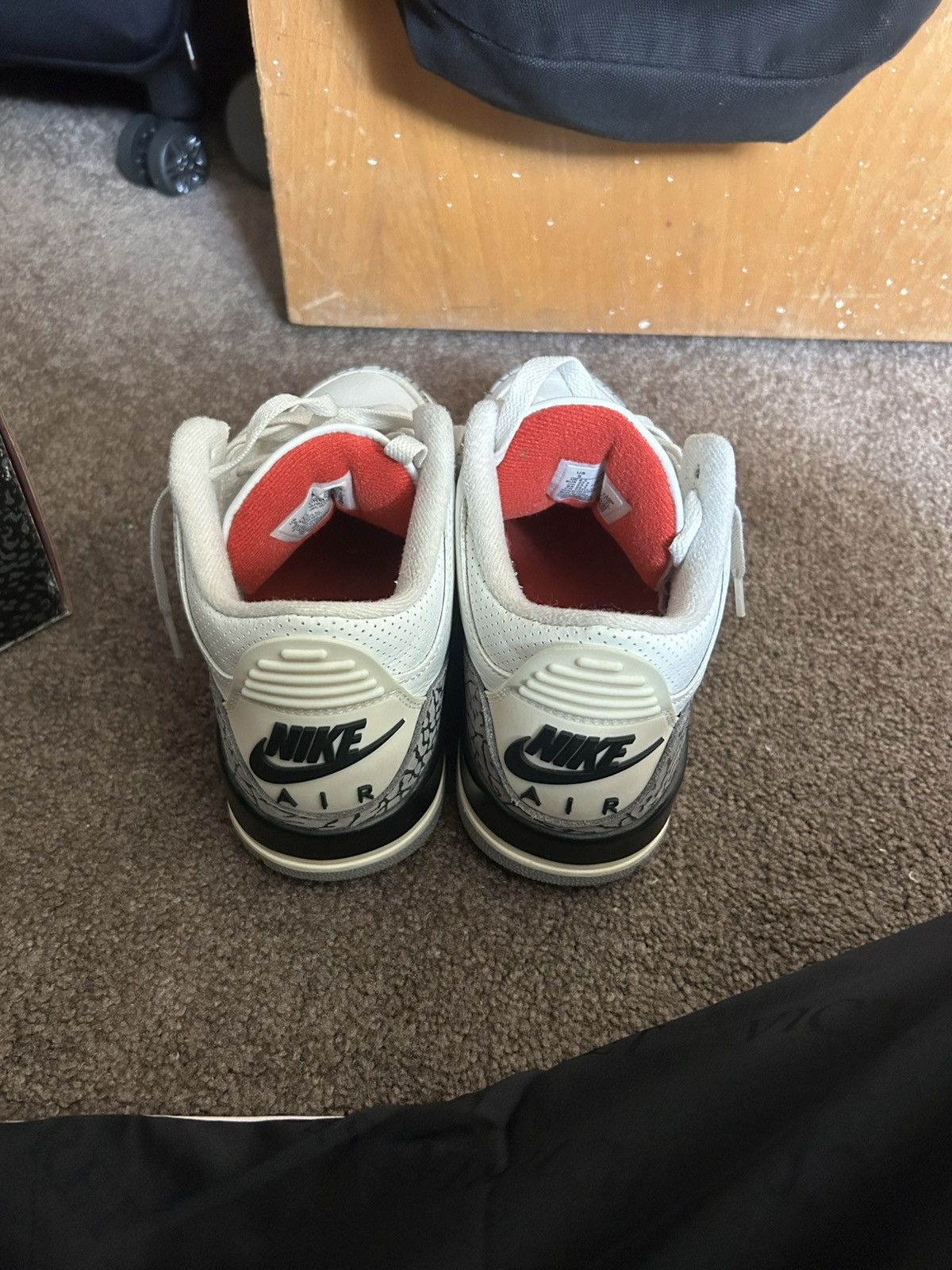 Jordan Brand × Nike Air Jordan 3 Retro Size US 5 / EU 37 - 2 Thumbnail