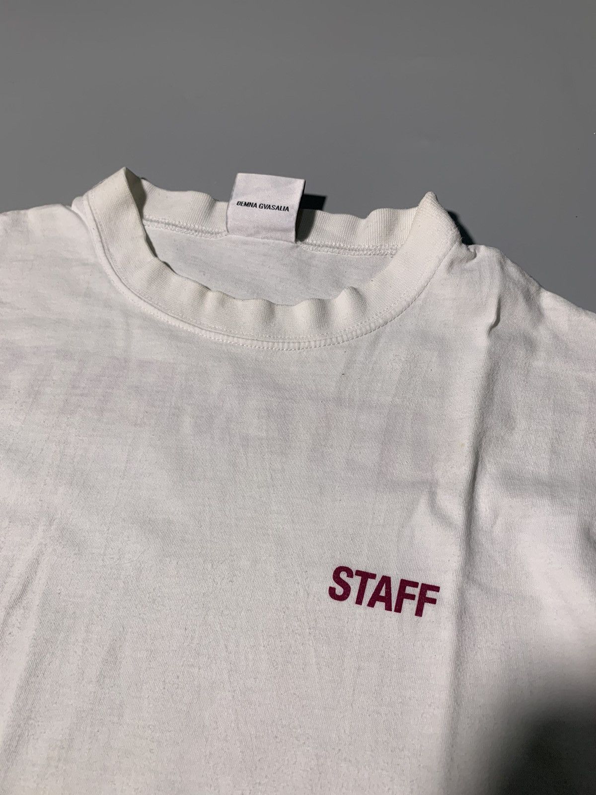 Vetements VETEMENTS STAFF TEE WHITE Size US S / EU 44-46 / 1 - 4 Thumbnail