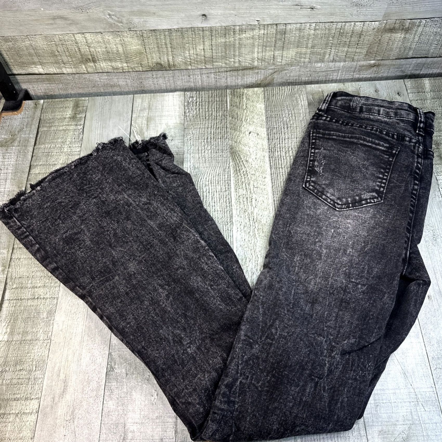 Vintage VINTAGE Elite Jeans Women’s Flare Jeans Distressed Black 3 X 26 Womens Size 26" / US 2 / IT 38 - 4 Thumbnail