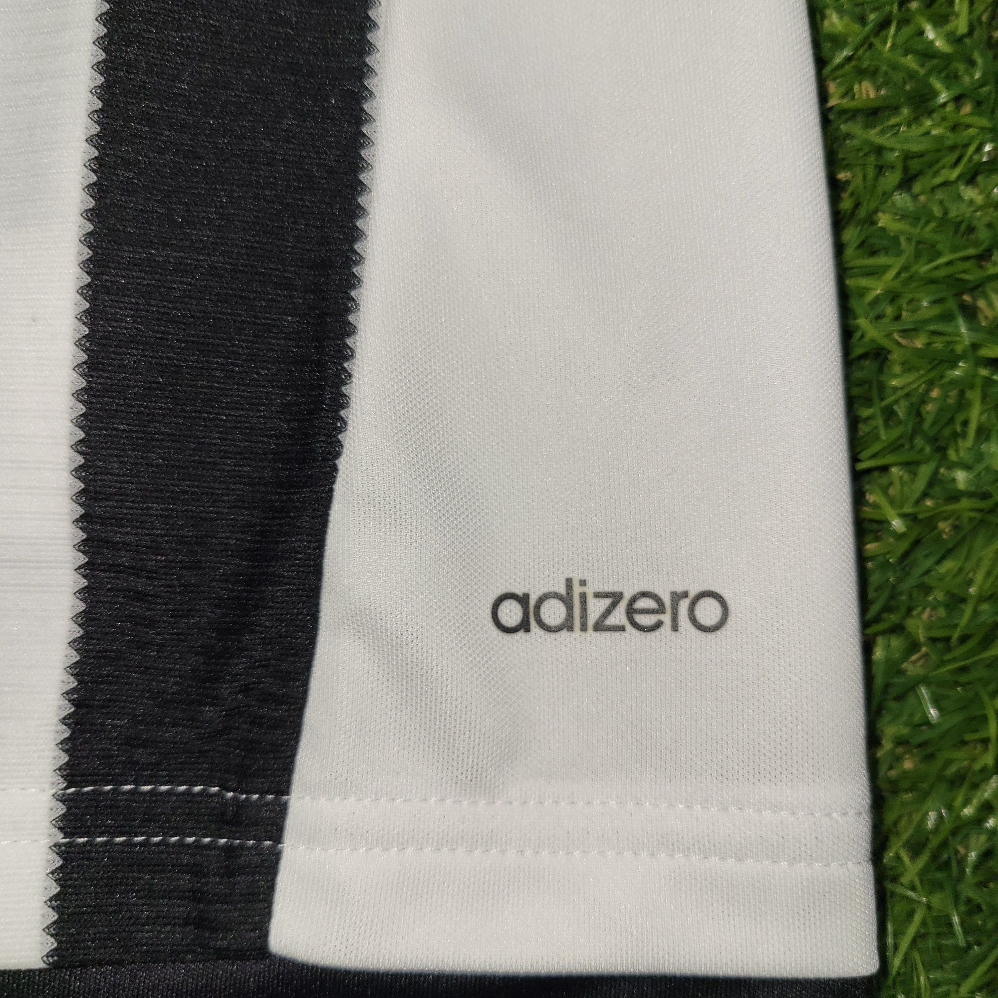 Adidas Vidal Juventus 2015 2016 PLAYER ISSUE Home Soccer Jersey L Size US L / EU 52-54 / 3 - 7 Thumbnail