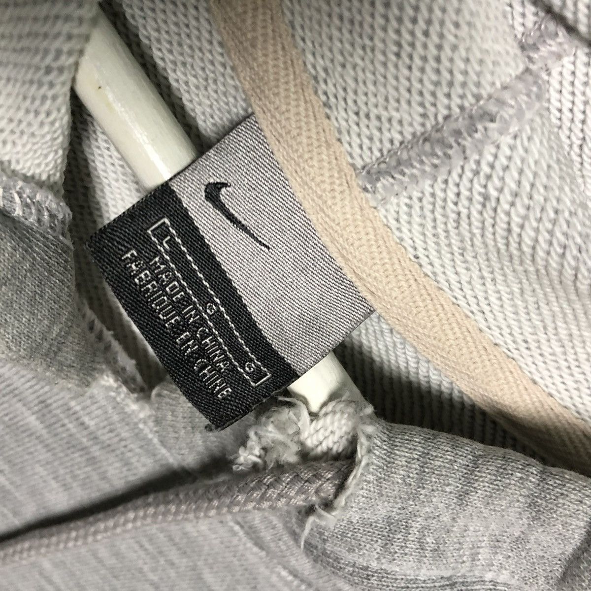 Nike Vintage Nike Swoosh Distressed Hoodie Sweatshirt Size US L / EU 52-54 / 3 - 11 Thumbnail