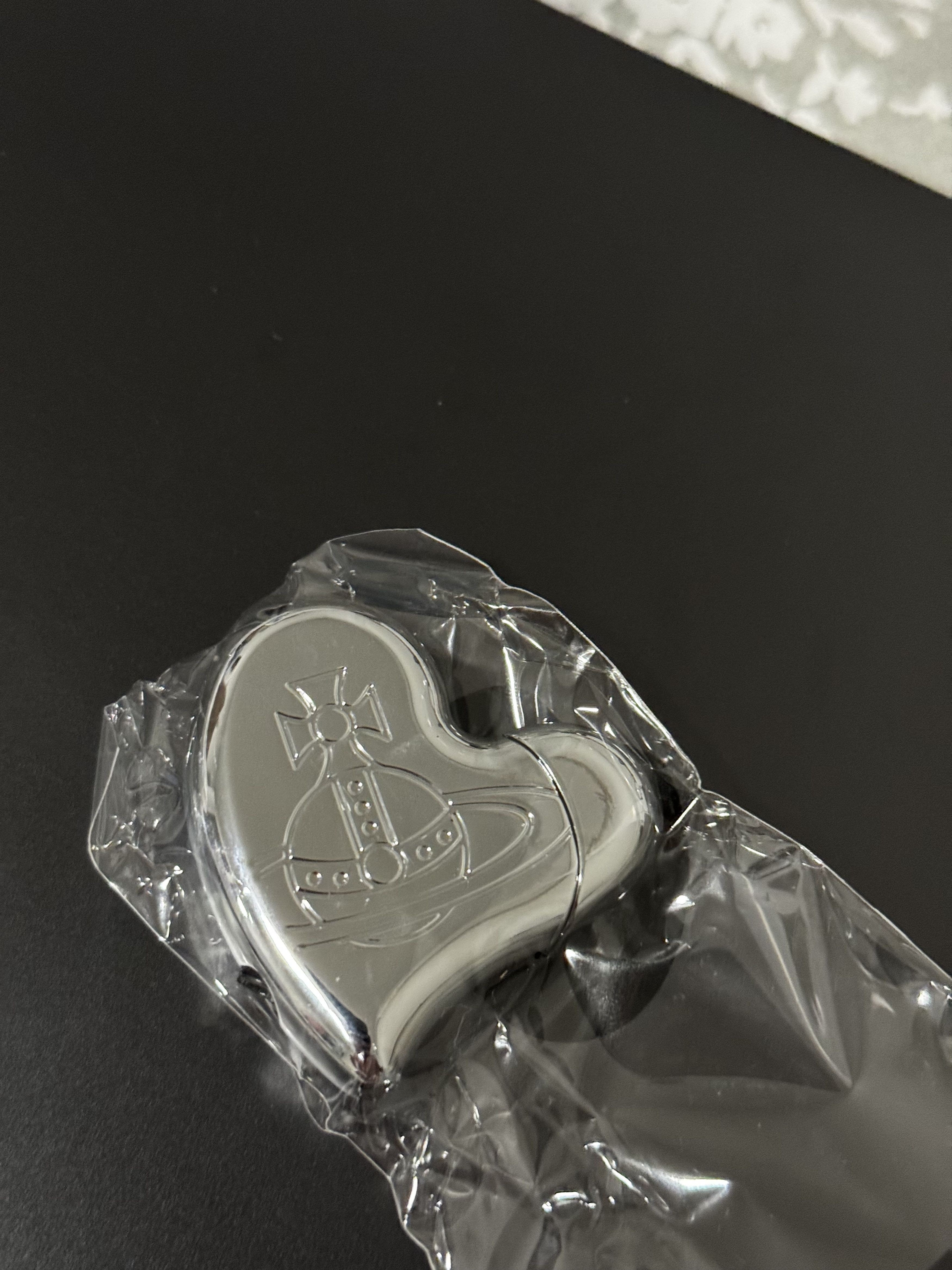 Vivienne Westwood Vivienne Westwood Heart Lighter Brand New, Unused, Unfueled Size ONE SIZE - 1 Thumbnail