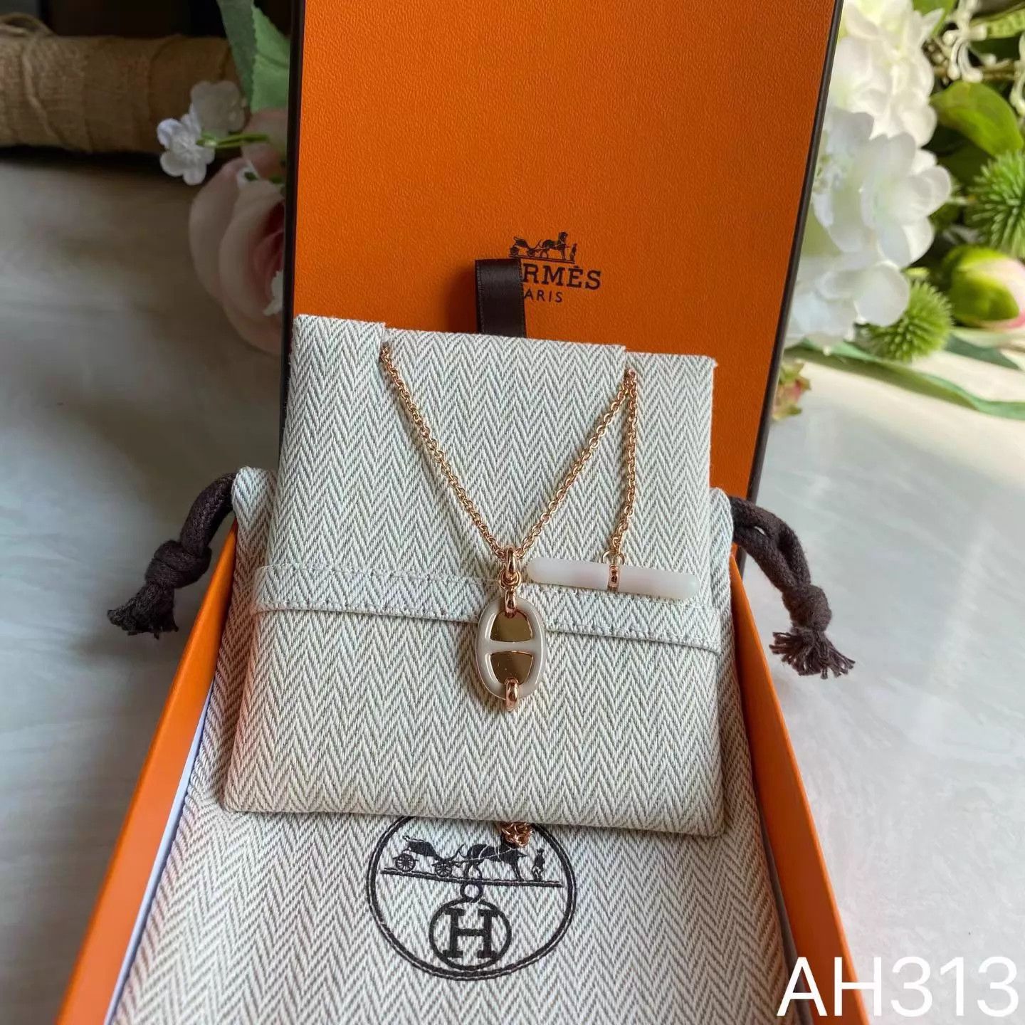 Hermes Hermes Pig Nose Necklace, Cream White & Rose Gold, New, Film Size ONE SIZE - 4 Thumbnail