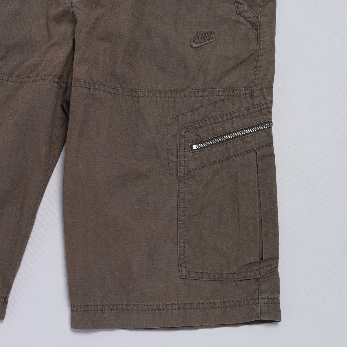 Nike Vintage Nike Cargo Shorts Size US 30 / EU 46 - 2 Thumbnail