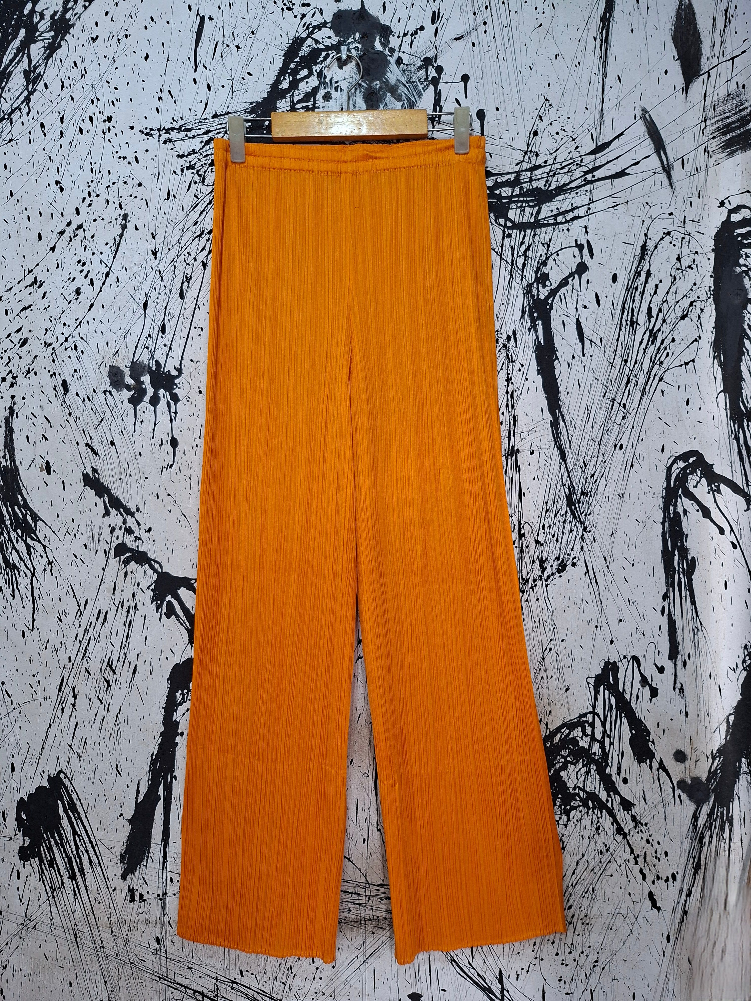 Pleats Please Issey Miyake PLEATS PLEASE ISSEY MIYAKE CLASSIC PANTS Size 28" / US 6 / IT 42 - 1 Thumbnail