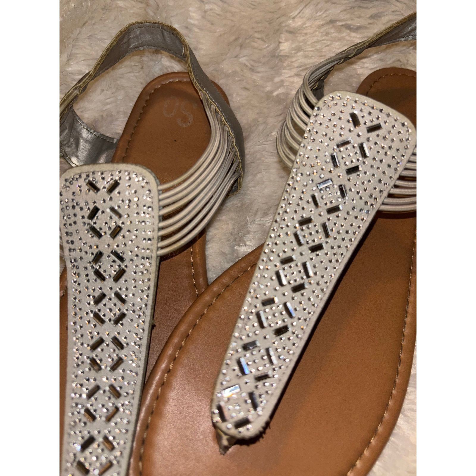 The Unbranded Brand SO Kohls Silver Sparkle Thong Sandals Size US 12 / IT 42 - 2 Thumbnail