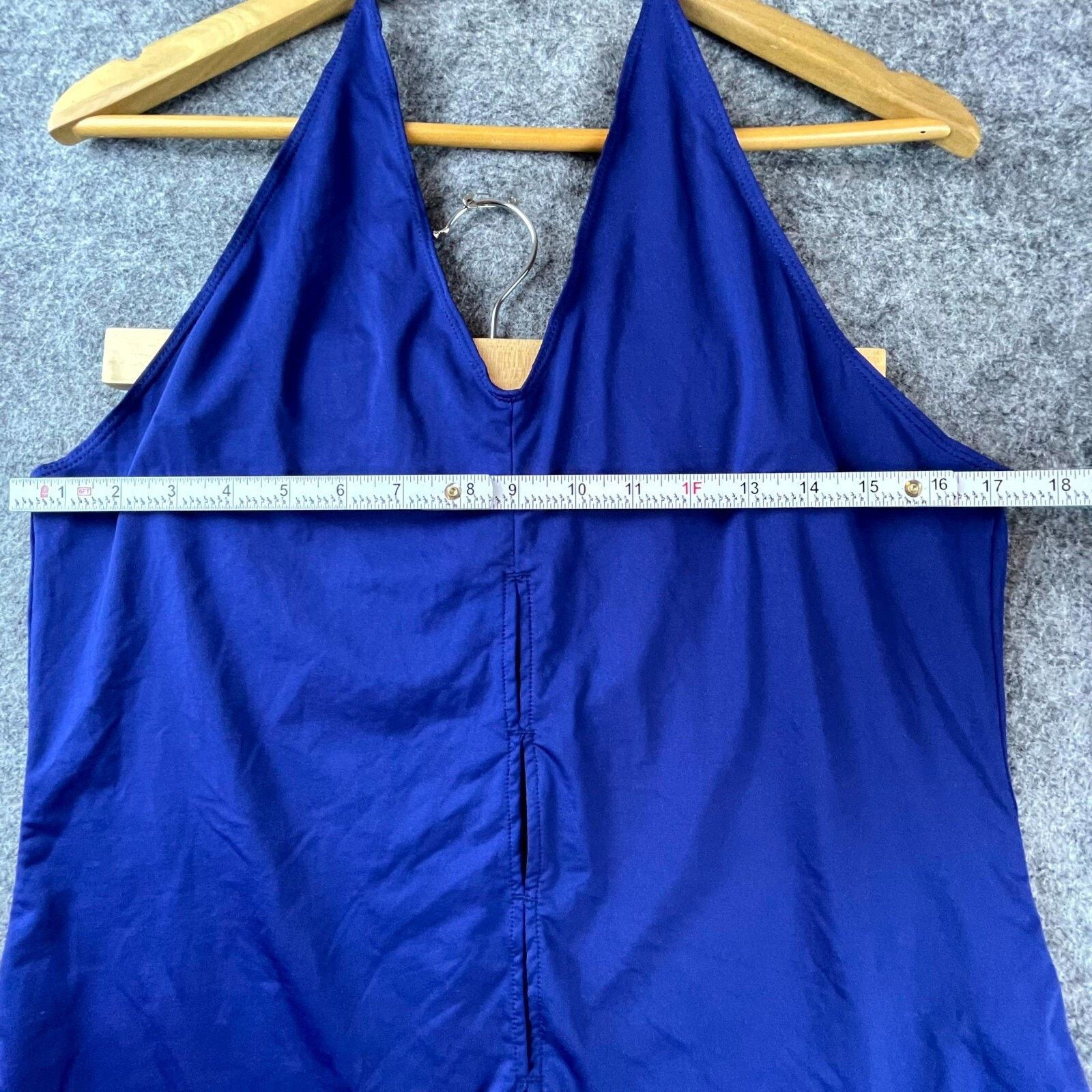 Fabletics Fabletics Chiara Tank Top Womens Medium Blue Halter Keyhole Size M / US 6-8 / IT 42-44 - 5 Thumbnail