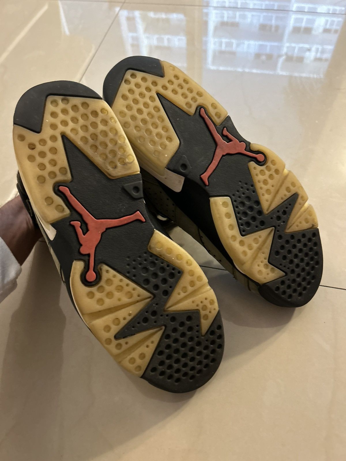 Jordan Brand × Travis Scott Jordan x Travis Scott olive 6s Size US 9.5 / EU 42-43 - 5 Thumbnail