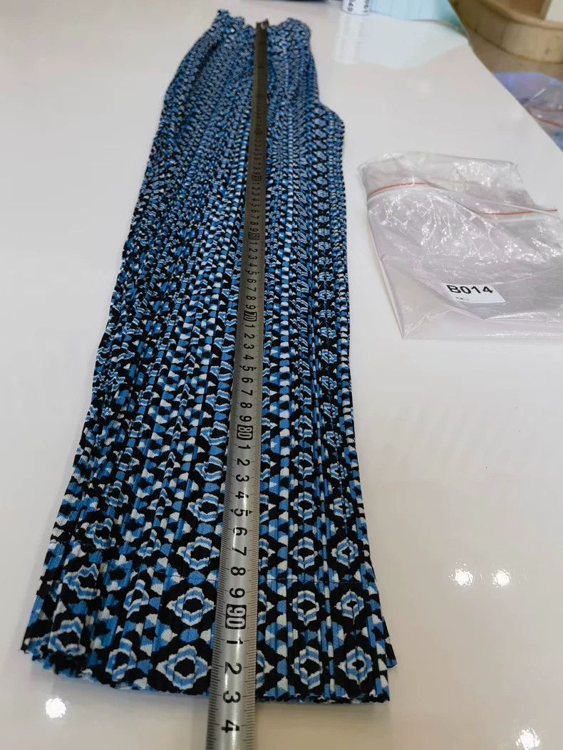 Issey Miyake Issey Miyake size:2 Blue patterned radish pants Size 22" - 2 Thumbnail