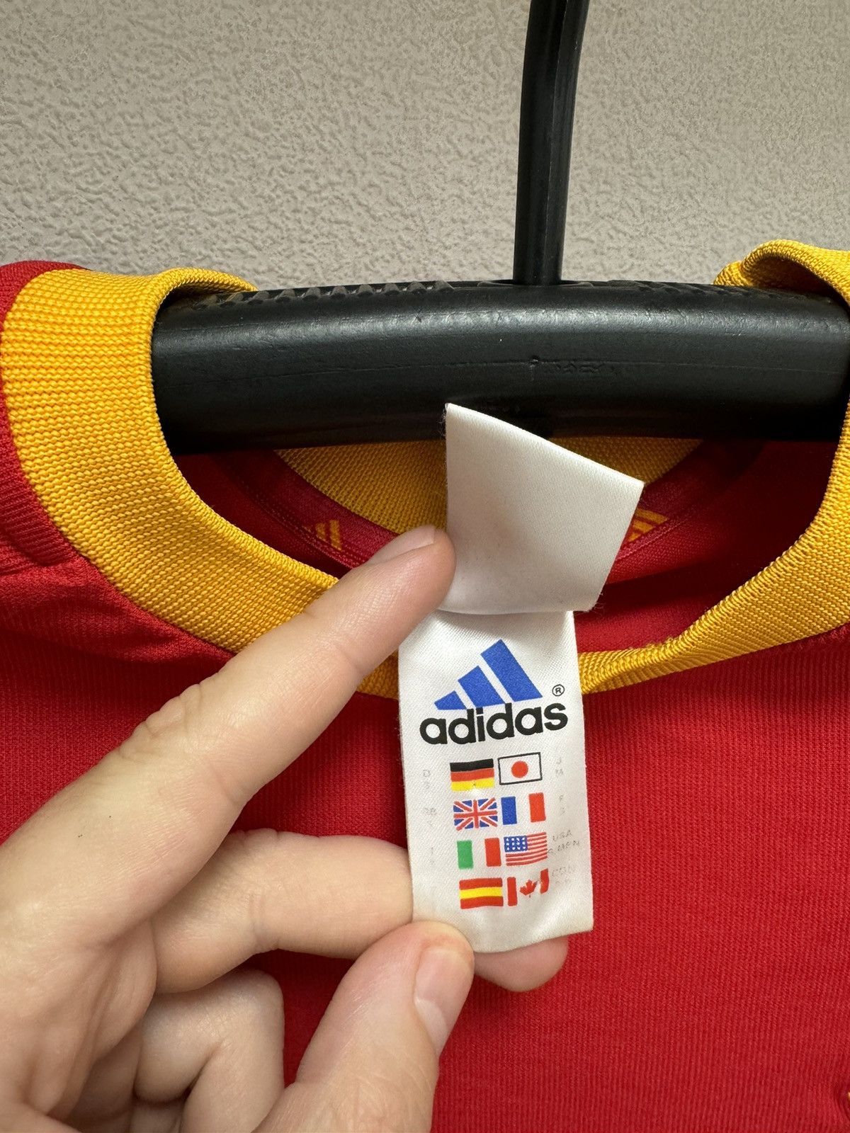 Vintage Spain vintage soccer jersey M size equipment 2002 Size US M / EU 48-50 / 2 - 5 Thumbnail
