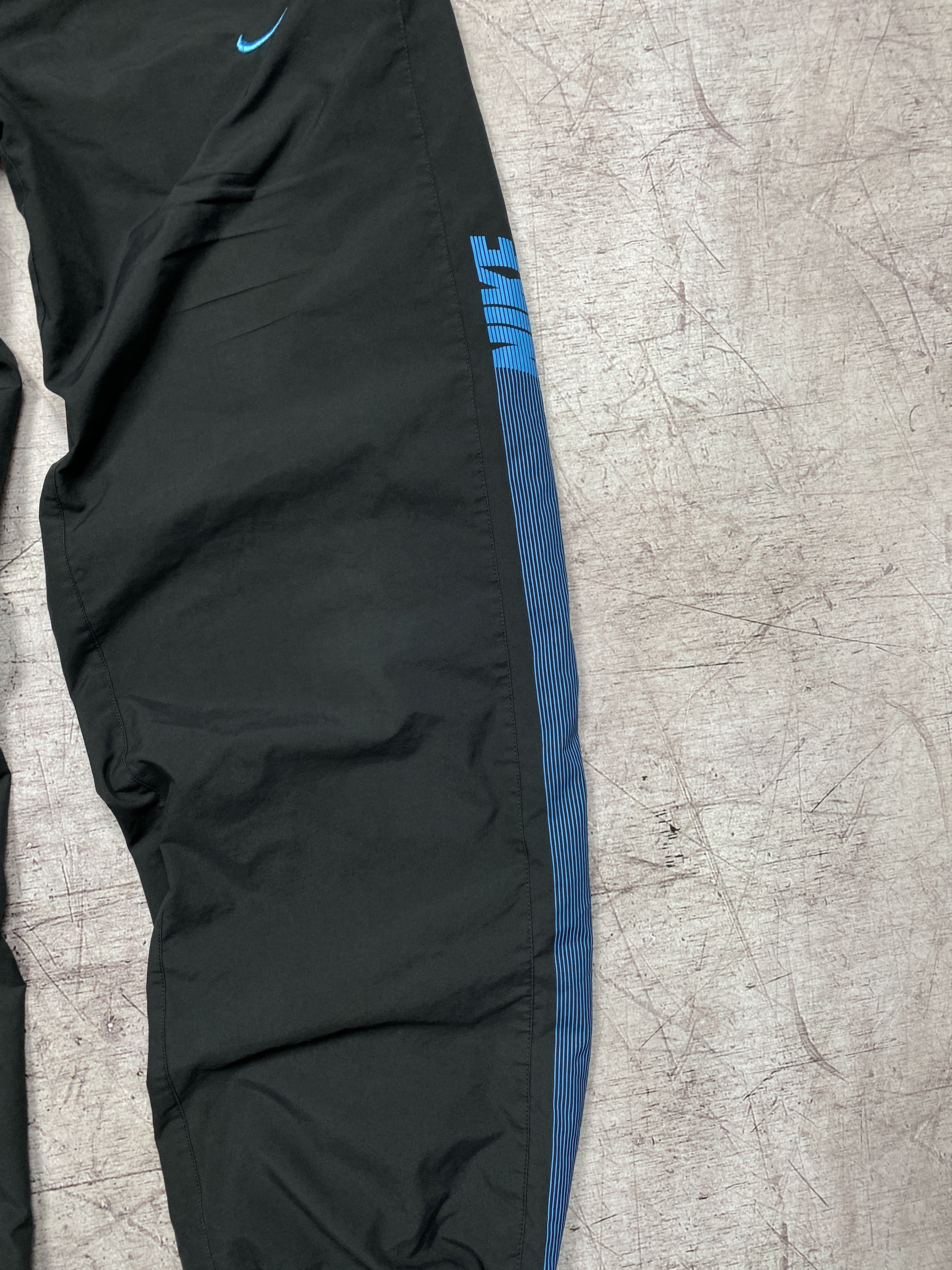 Nike × Vintage Nike Vintage Mens Nylon Baggy Track Pants y2k Drill Style Size US 32 / EU 48 - 3 Thumbnail