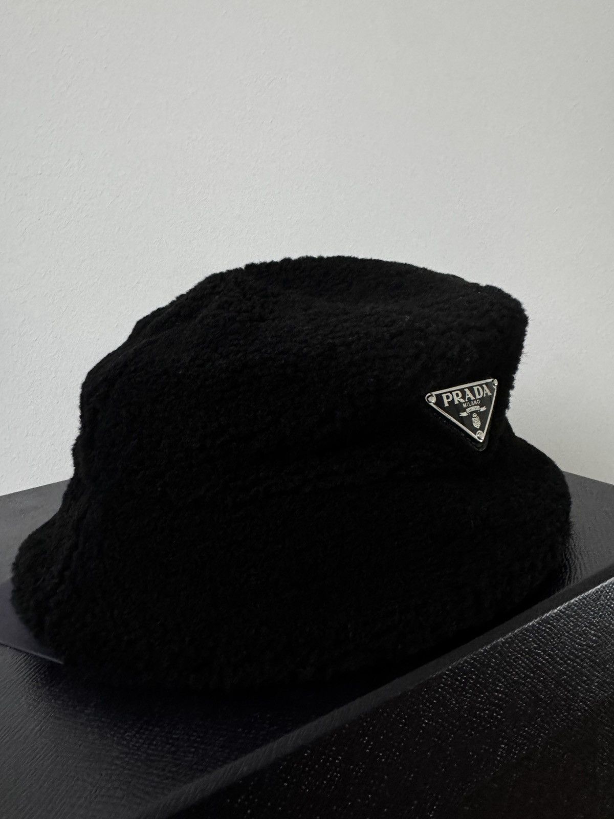 Prada Prada Shearling bucket hat black S Size ONE SIZE - 11 Thumbnail