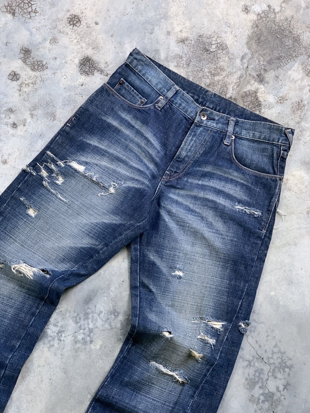 Japanese Brand Uniqlo Punk Distressed Twisted Leg Flare Jeans Size US 30 / EU 46 - 6 Thumbnail