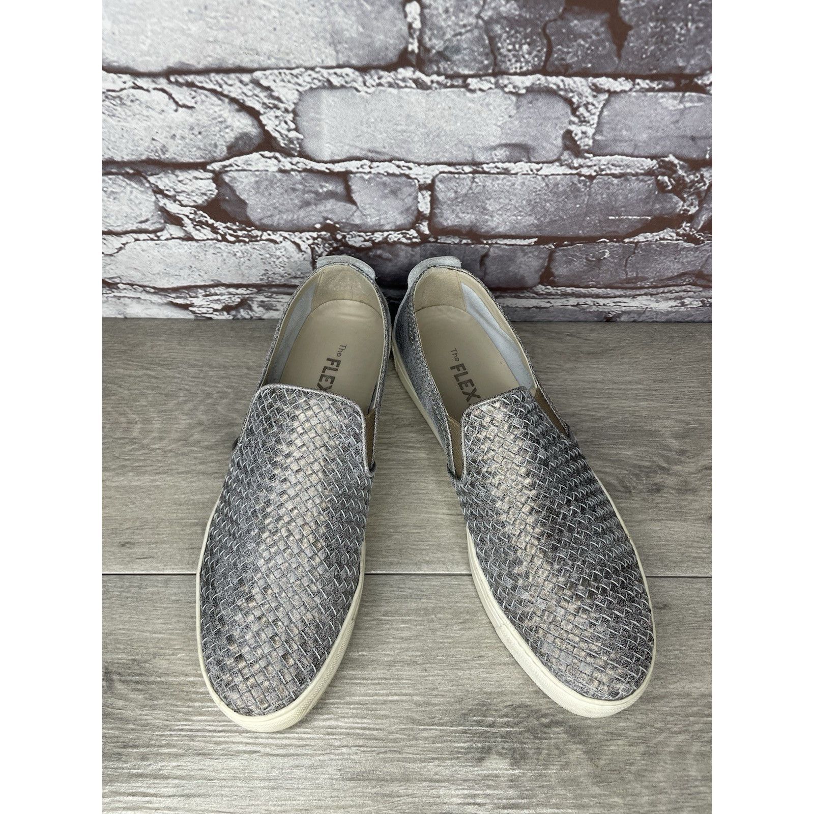A-Flex The Flexx Silver Leather Shimmer Weaves Woven Sneakers Women Size US 11 / IT 41 - 3 Thumbnail