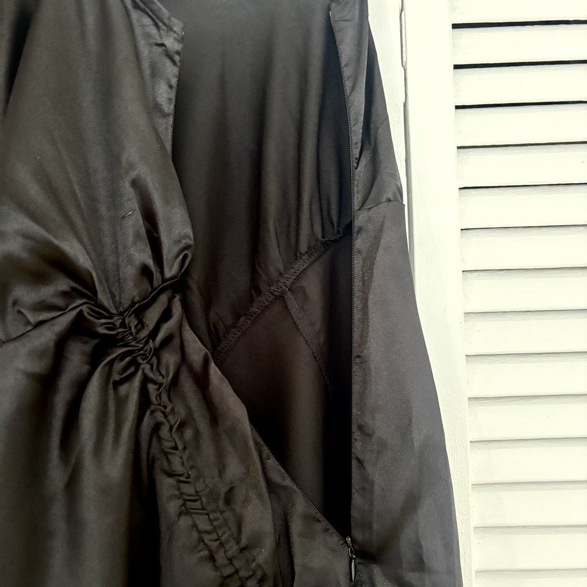 PrettyLittleThing PrettyLittleThing Black One Sleeve Silk Mini Dress NWOT Size XS / US 0-2 / IT 36-38 - 5 Thumbnail