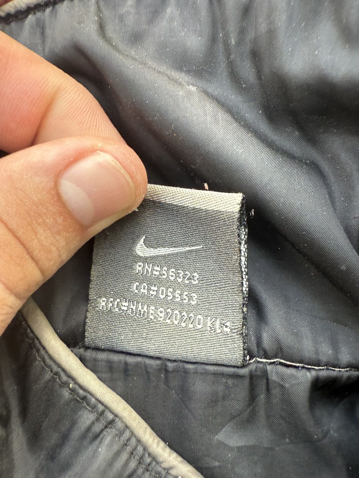 Nike 90’s NIKE RARE SWOOSH LOGO Y2K RETROVINTAGE ZIP NYLON JACKET Size US L / EU 52-54 / 3 - 8 Thumbnail