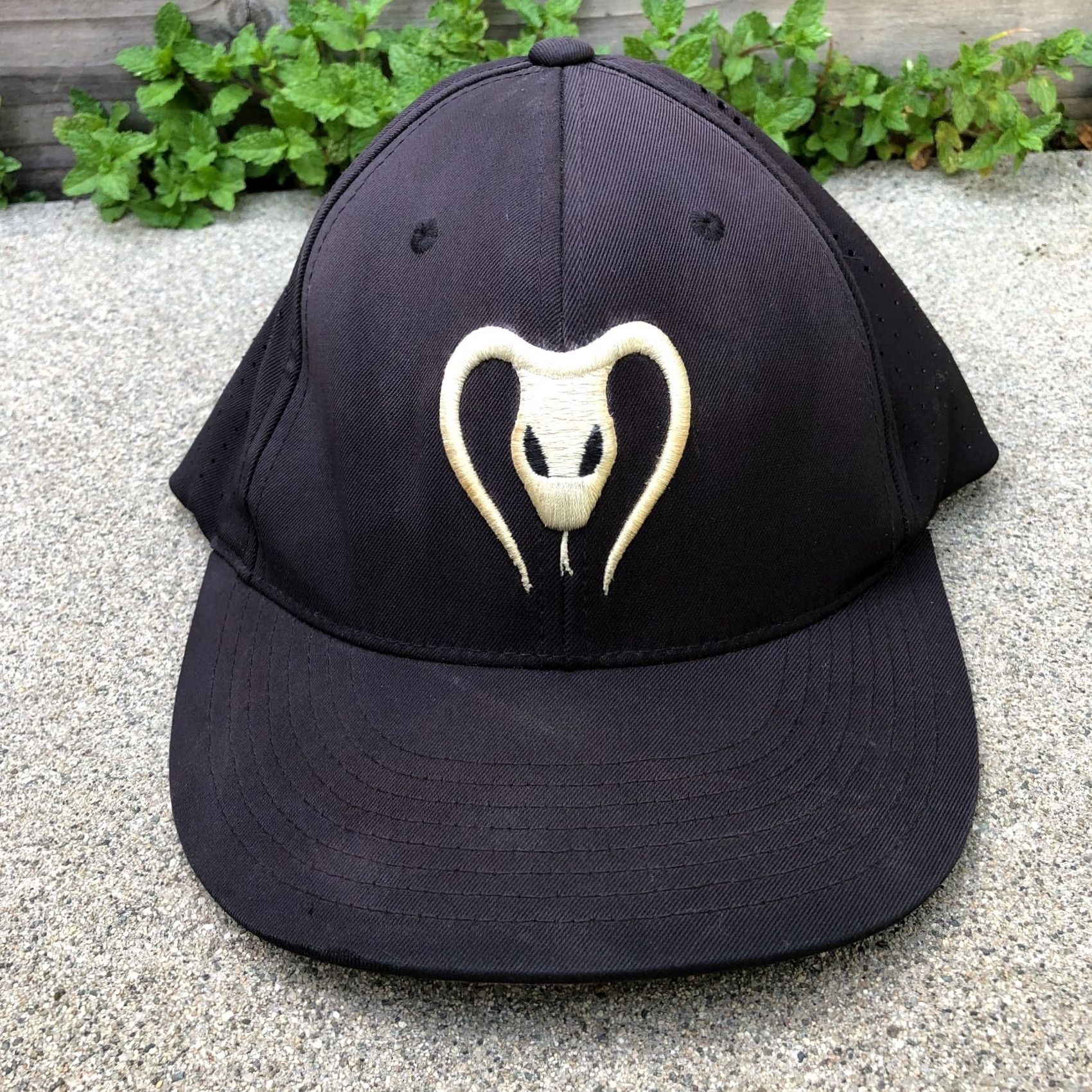 Vintage PACIFIC HEADWEAR VENOMEX Vented Hat Men's SM/MD Black Fitted Baseball Cap Size ONE SIZE - 2 Thumbnail