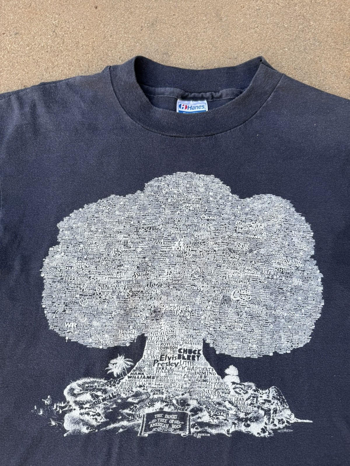 Band Tees × Vintage Vtg 1984 Family Tree Of American Rock Faded Black Tee Mens L Size US L / EU 52-54 / 3 - 4 Thumbnail