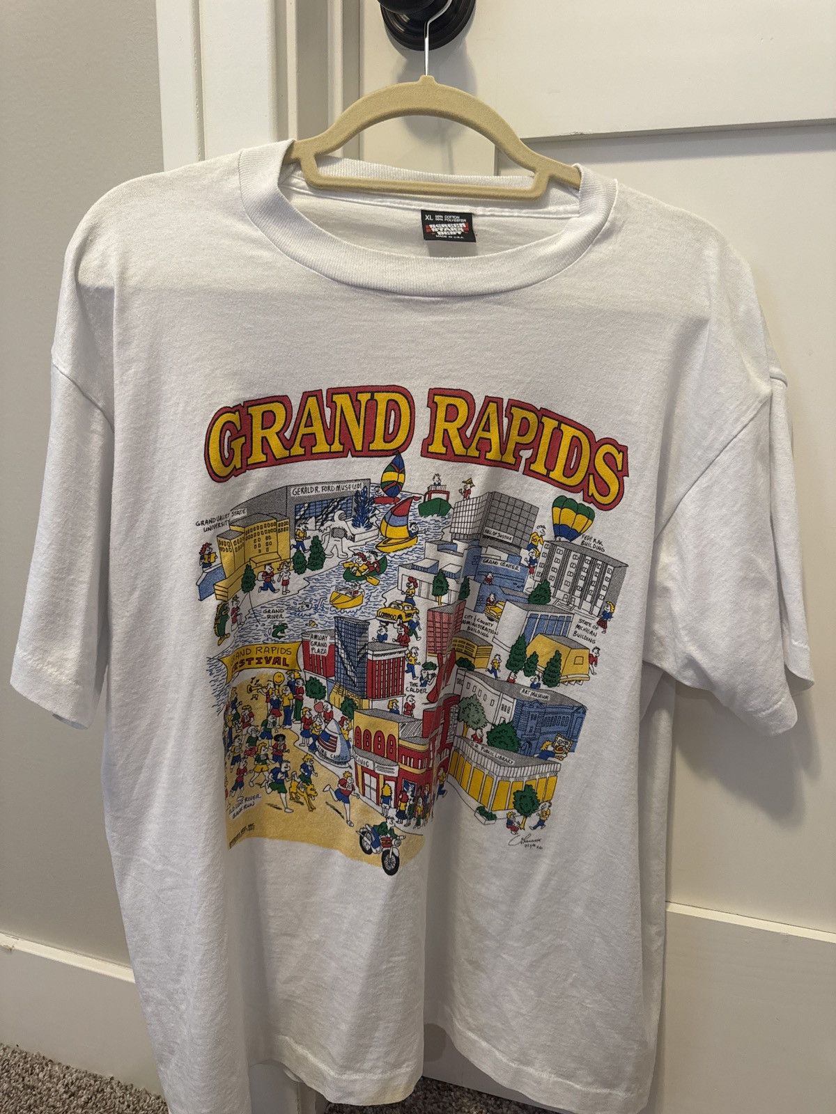 Vintage Vintage Grand Rapids Graphic T-Shirt Size US XL / EU 56 / 4 - 1 Thumbnail