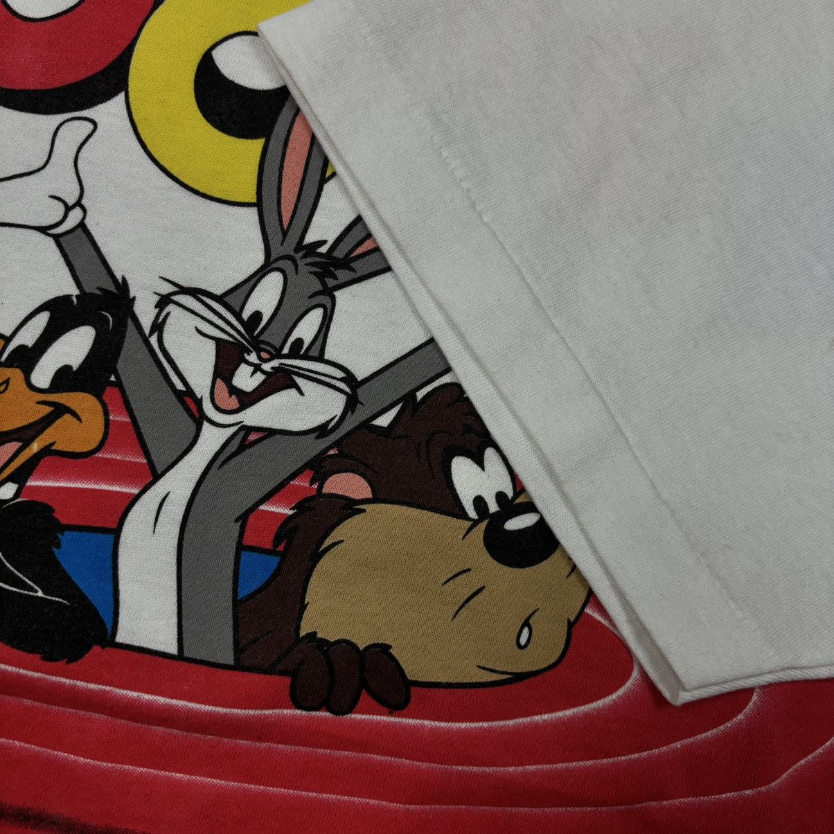 Fruit Of The Loom Vintage Looney tunes 1995 tee Size US XL / EU 56 / 4 - 7 Thumbnail