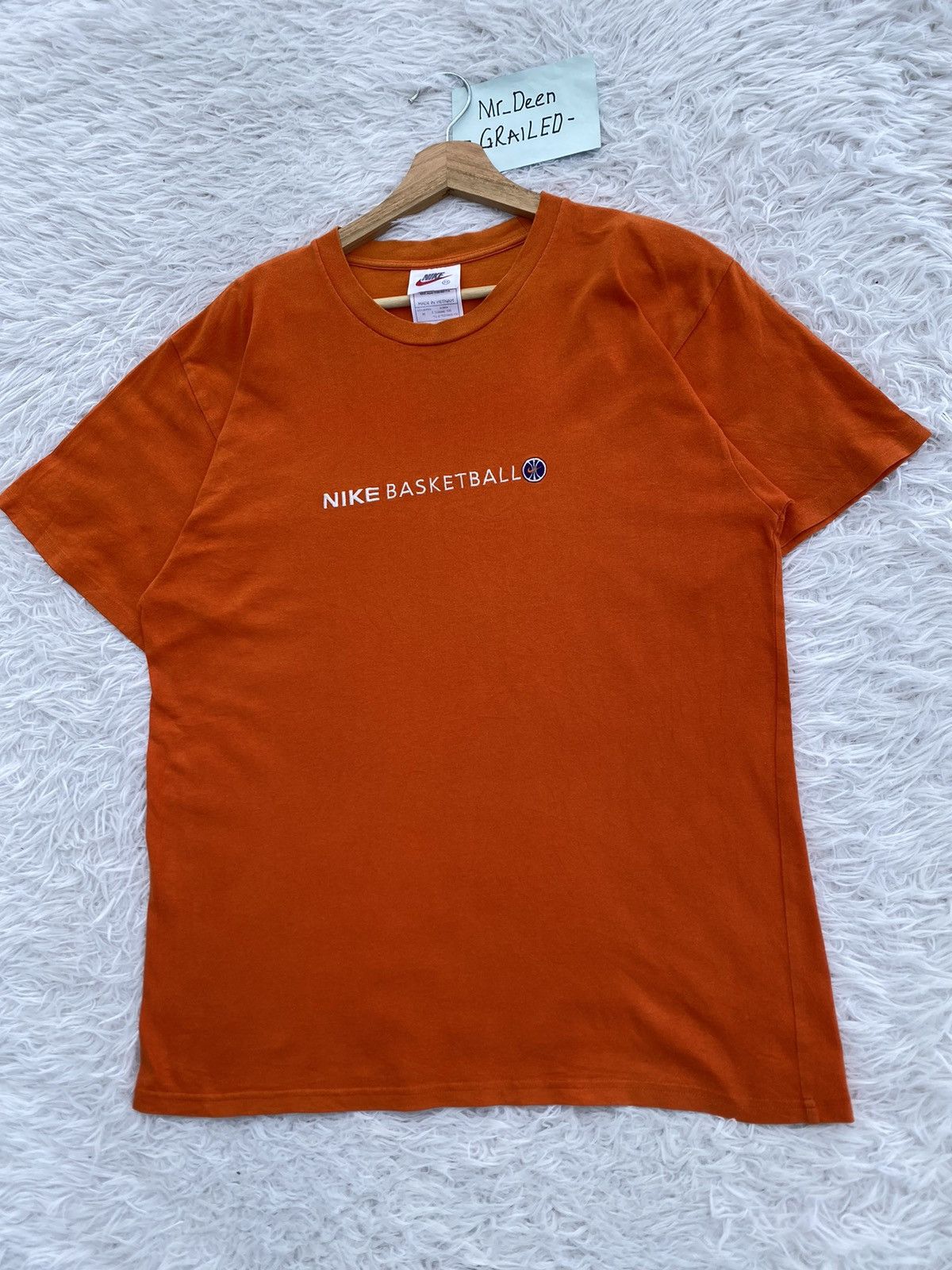 Nike Rare Vintage NIKE Basketball Orange T-shirt Size US M / EU 48-50 / 2 - 5 Thumbnail