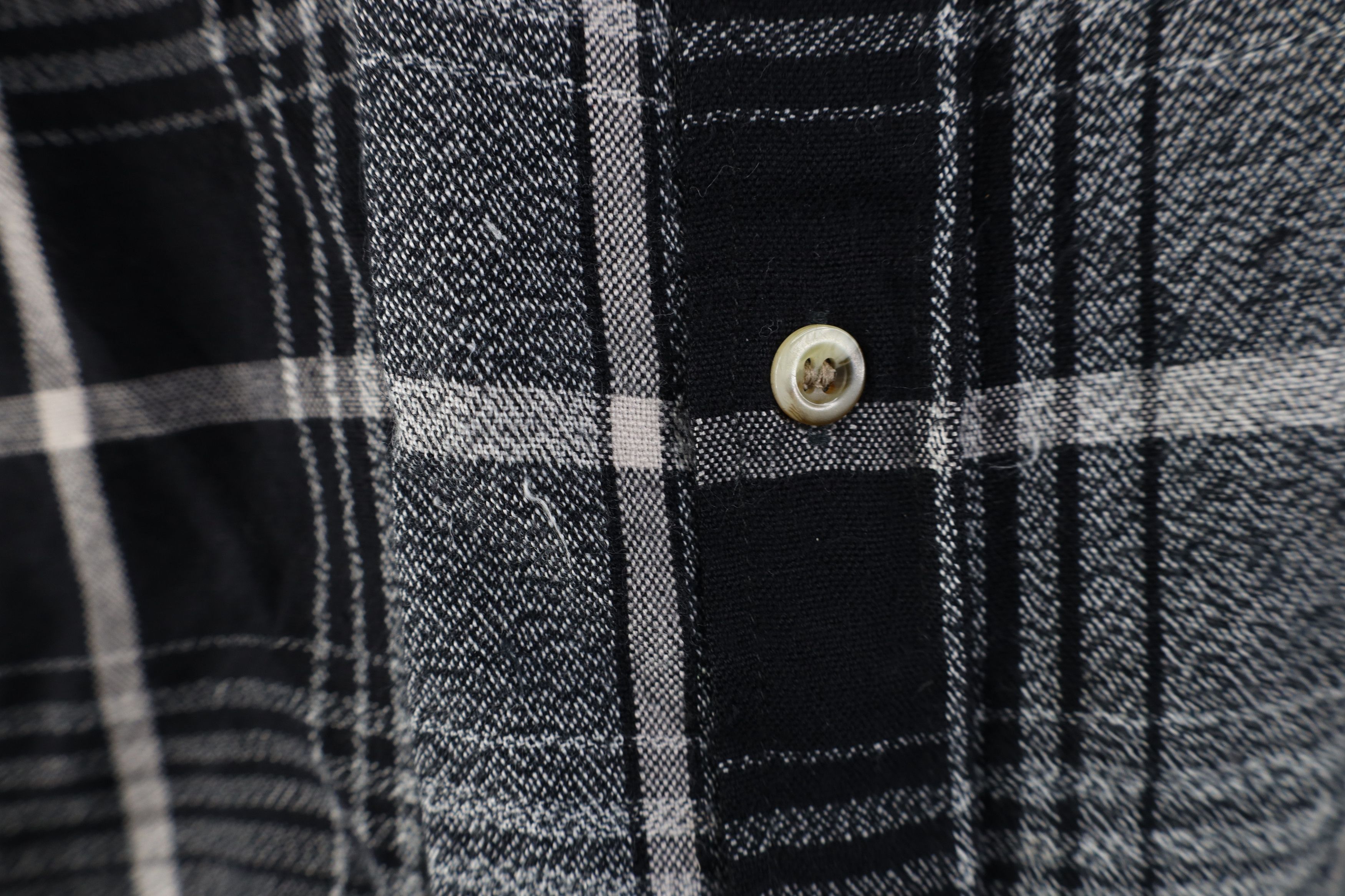 Vintage Vintage 90s Streetwear Knit Collared Button Shirt Plaid Size US M / EU 48-50 / 2 - 6 Thumbnail
