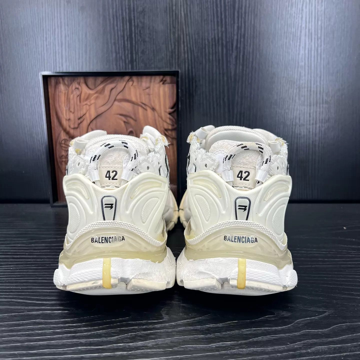 Balenciaga Balenciaga Runner White 42 Side Sponge Wear Size US 9 / EU 42 - 6 Thumbnail