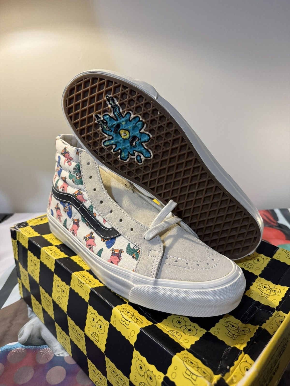 Vans Spongebob OG SK8-Hi LX Size US 10.5 / EU 43-44 - 9 Thumbnail