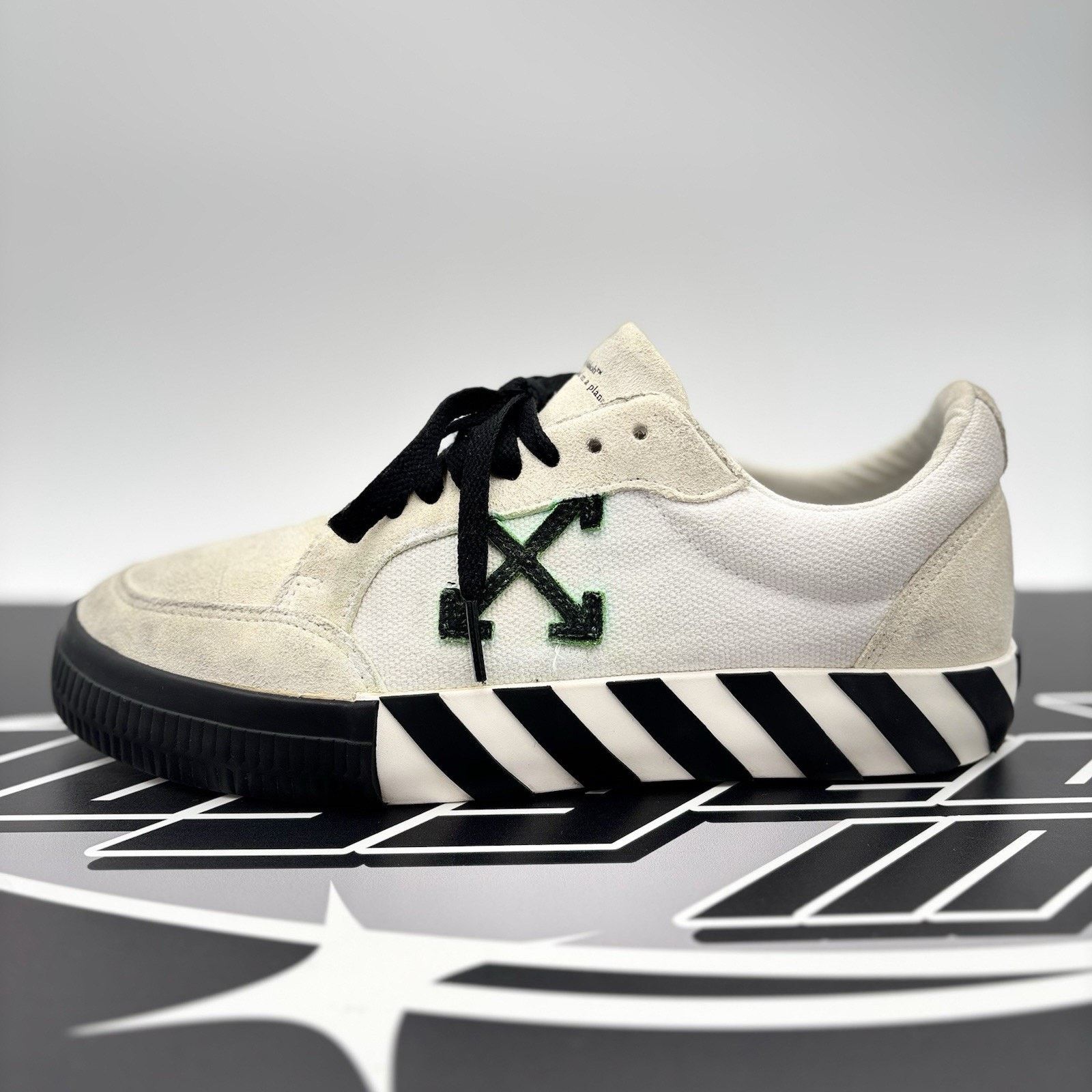 Off-White Off-White Vulc Sneaker ' Canvas White, Black ' | GOOD COND! Size US 8 / EU 41 - 11 Thumbnail