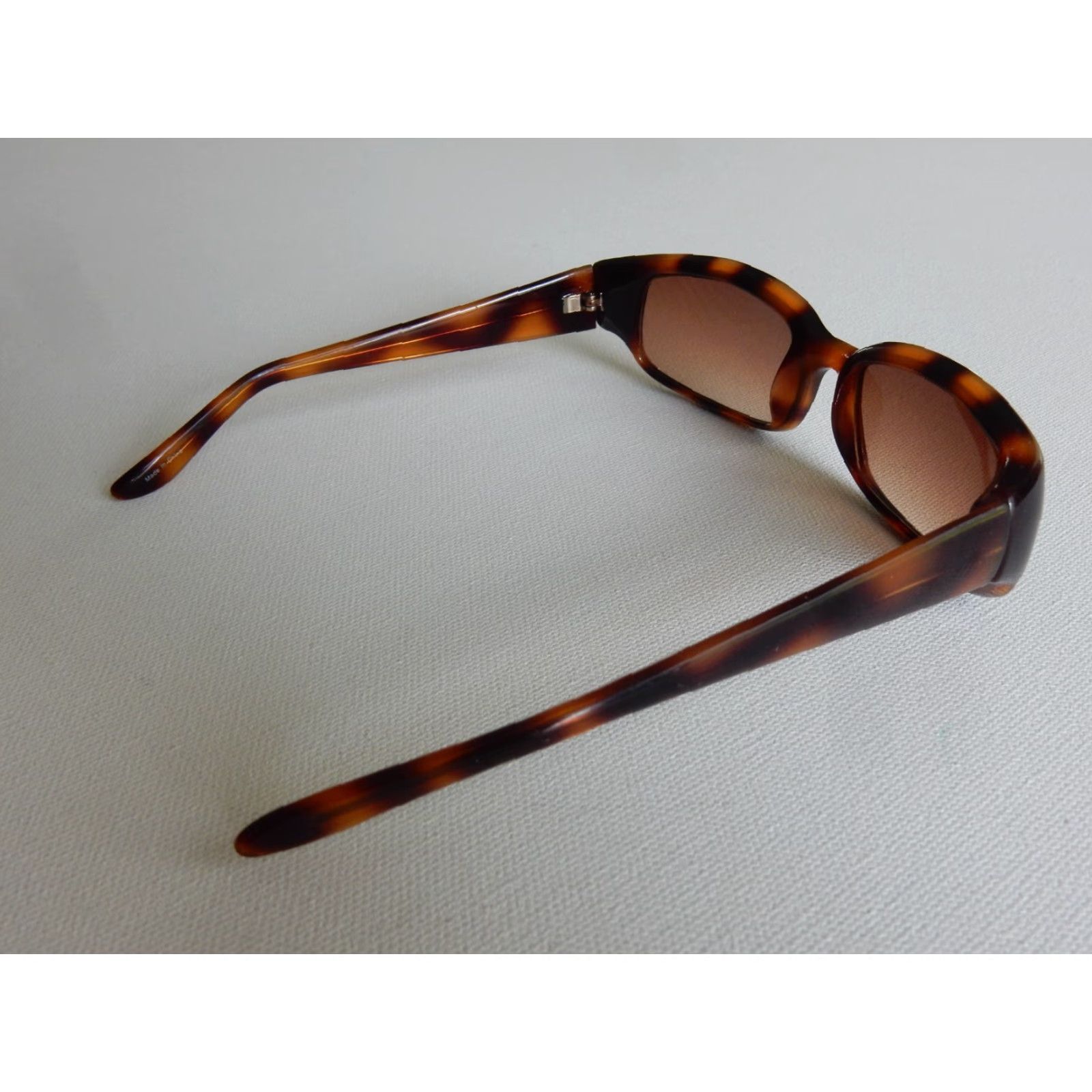 Liz Claiborne Liz Claiborne Sunglasses Women Brown Scratch-Resistant Vintage Size ONE SIZE - 3 Thumbnail