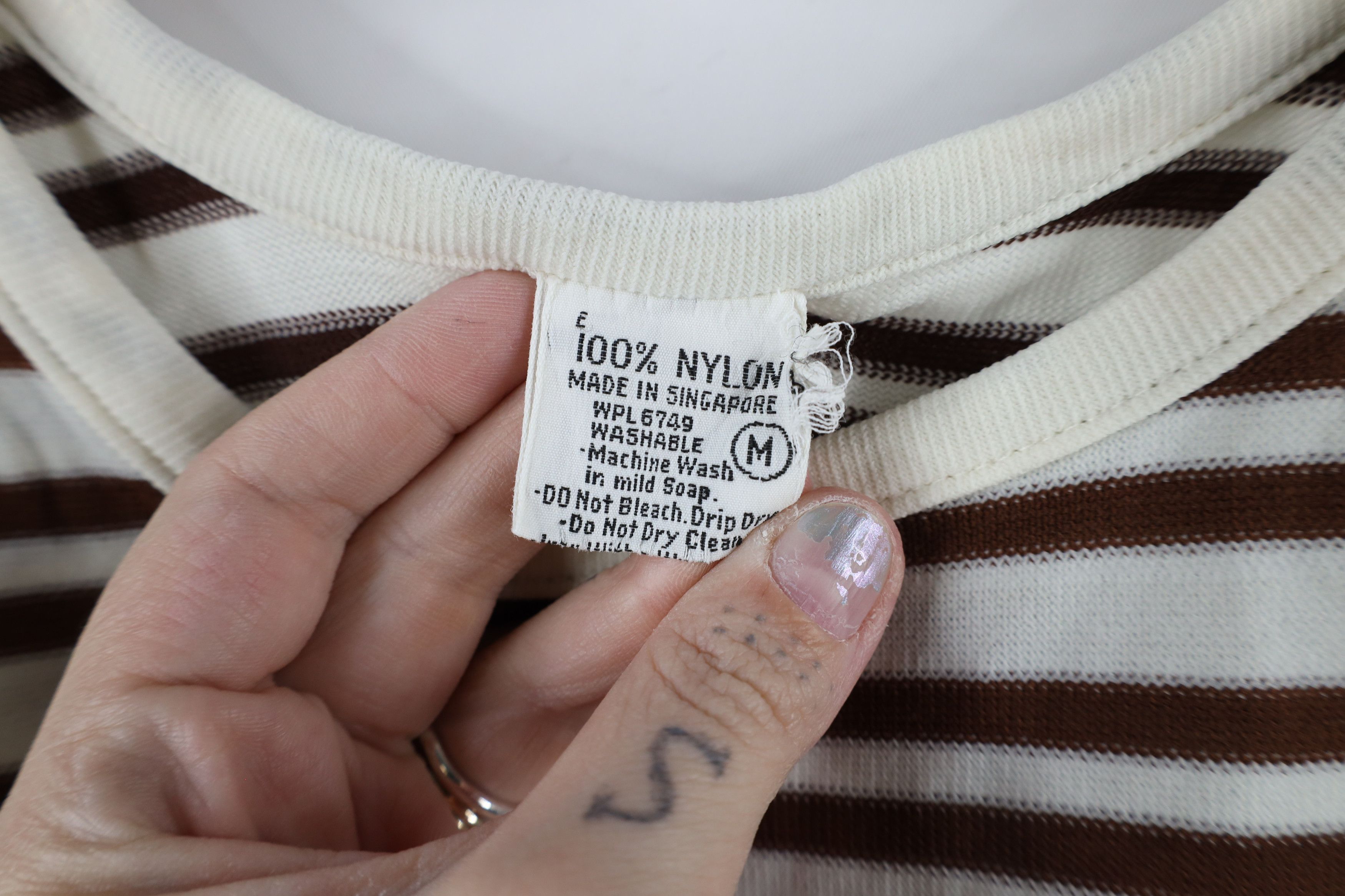 Vintage Vintage 70s Streetwear Knit Tank Top T-Shirt Brown White Size M / US 6-8 / IT 42-44 - 4 Thumbnail
