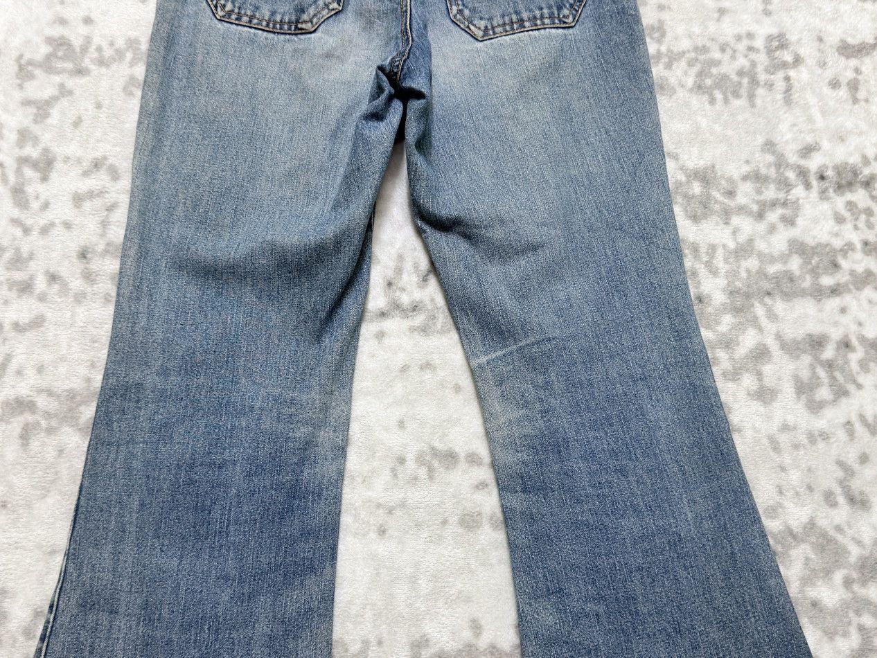 Japanese Brand Vintage Jouer Aux Échecs Y2K Distressed Bell Bottom Jeans Size US 26 / EU 42 - 13 Thumbnail