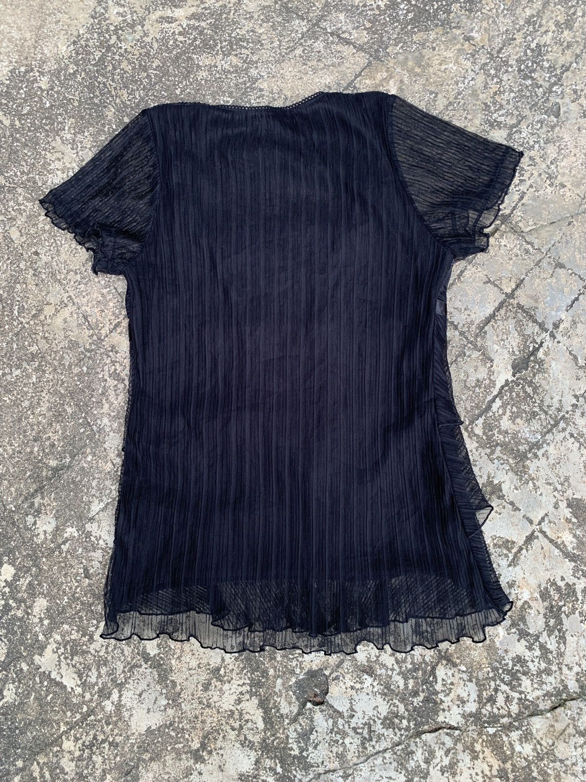 Japanese Brand 2008 Aspenny Korea Black Trim Ruffle Pleats Top Size M / US 6-8 / IT 42-44 - 2 Thumbnail