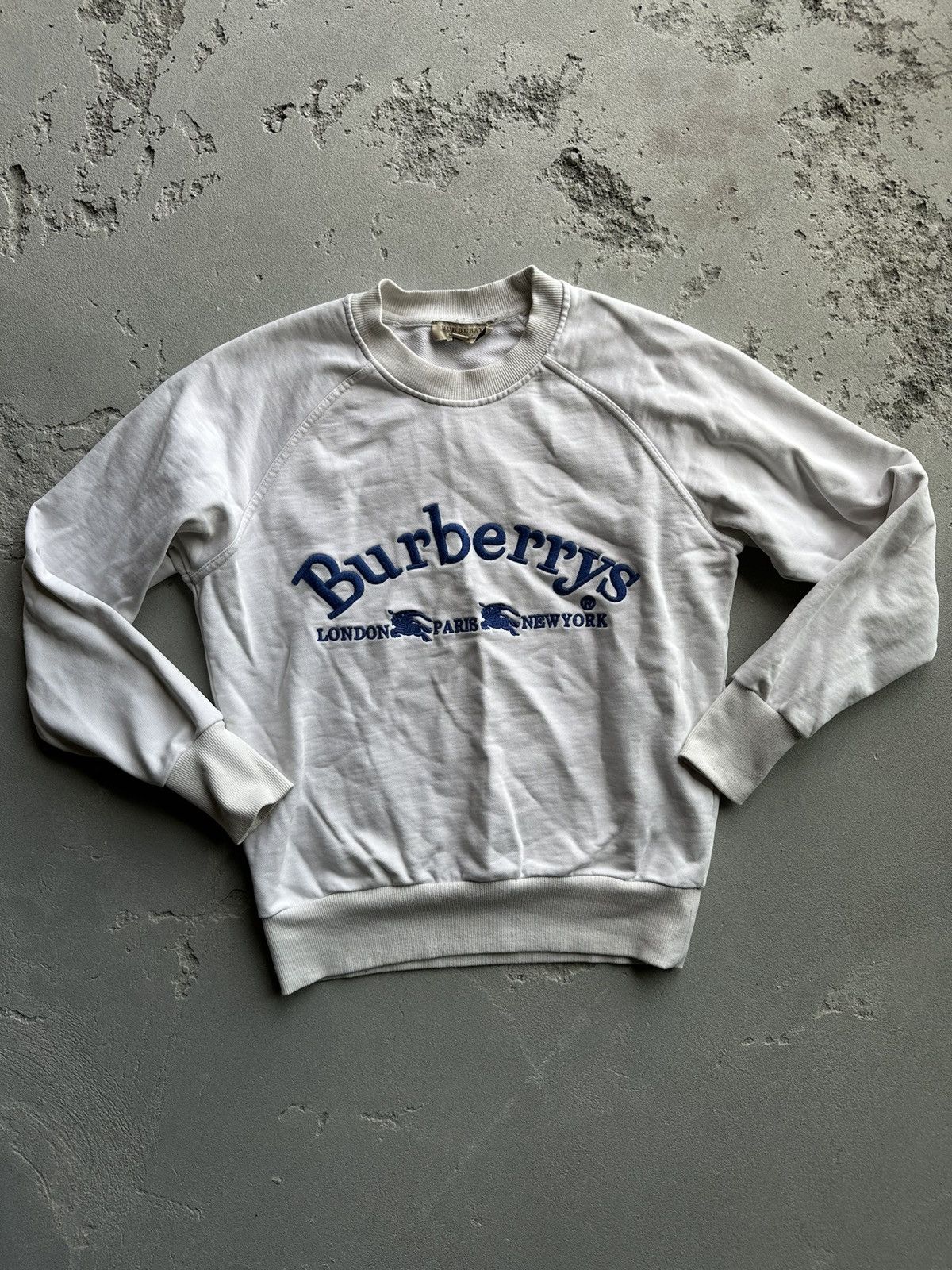 burberry’s crew neck sweater size S