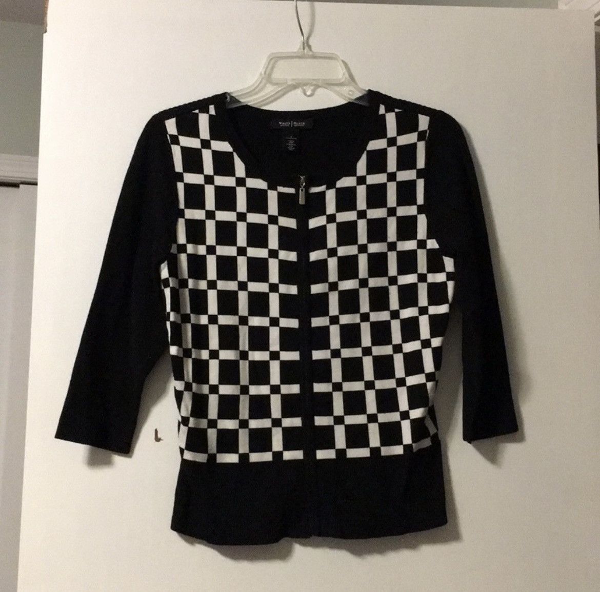 White House Black Market White House Black Market Black and White Sweater Size S / US 4 / IT 40 - 1 Preview