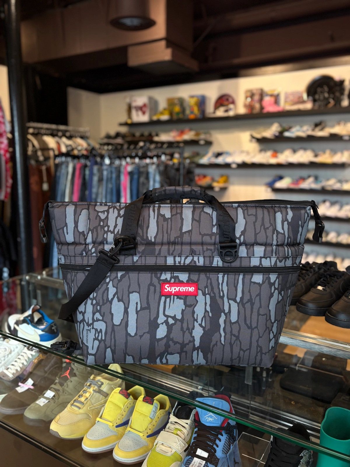 Supreme Supreme Grey Camo Cooler Size ONE SIZE - 1 Thumbnail