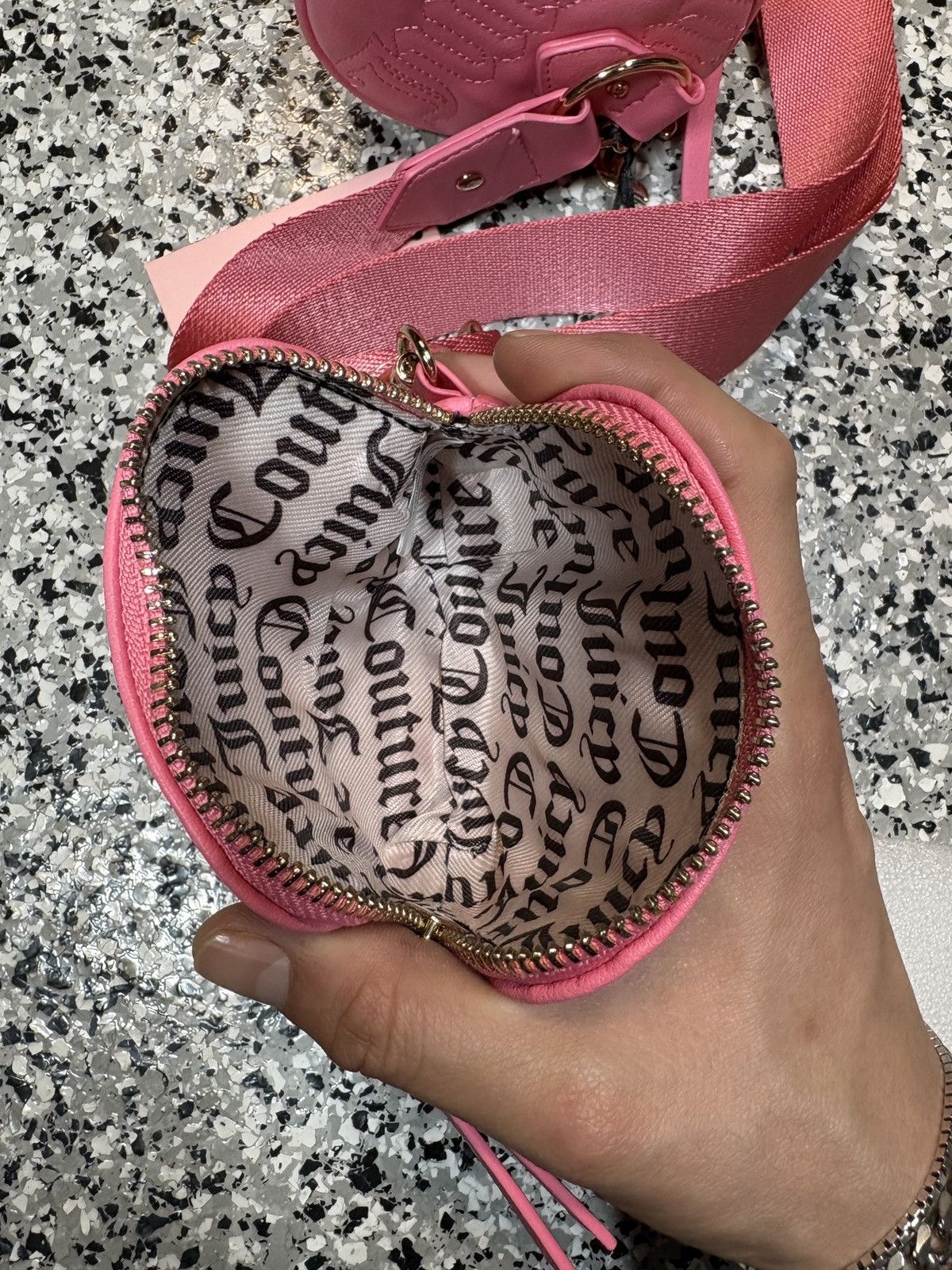 Juicy Couture Vintage Y2K Juicy Couture Hot Pink Puff Roll Crossbody Bag Size ONE SIZE - 11 Thumbnail