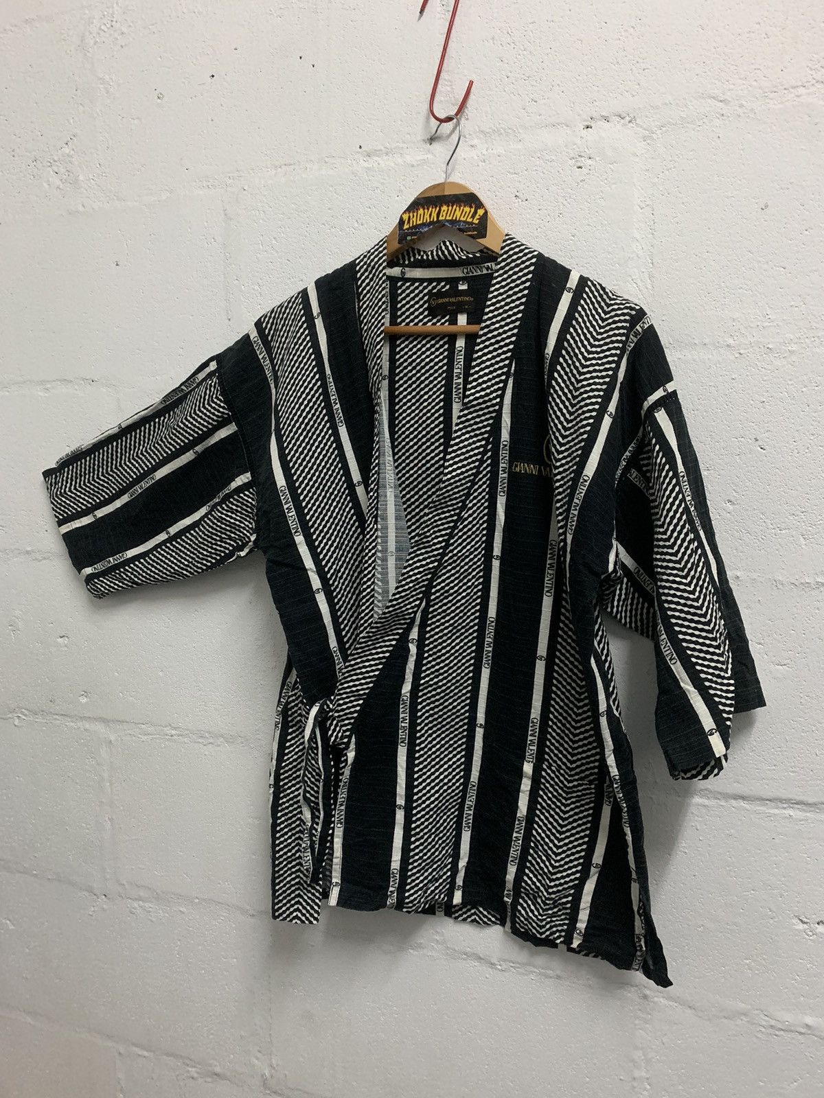 Gianni Valentino VINTAGE GIANNI VALENTINO KIMONO JAPANASE TRADITIONAL STYLE Size US M / EU 48-50 / 2 - 6 Thumbnail