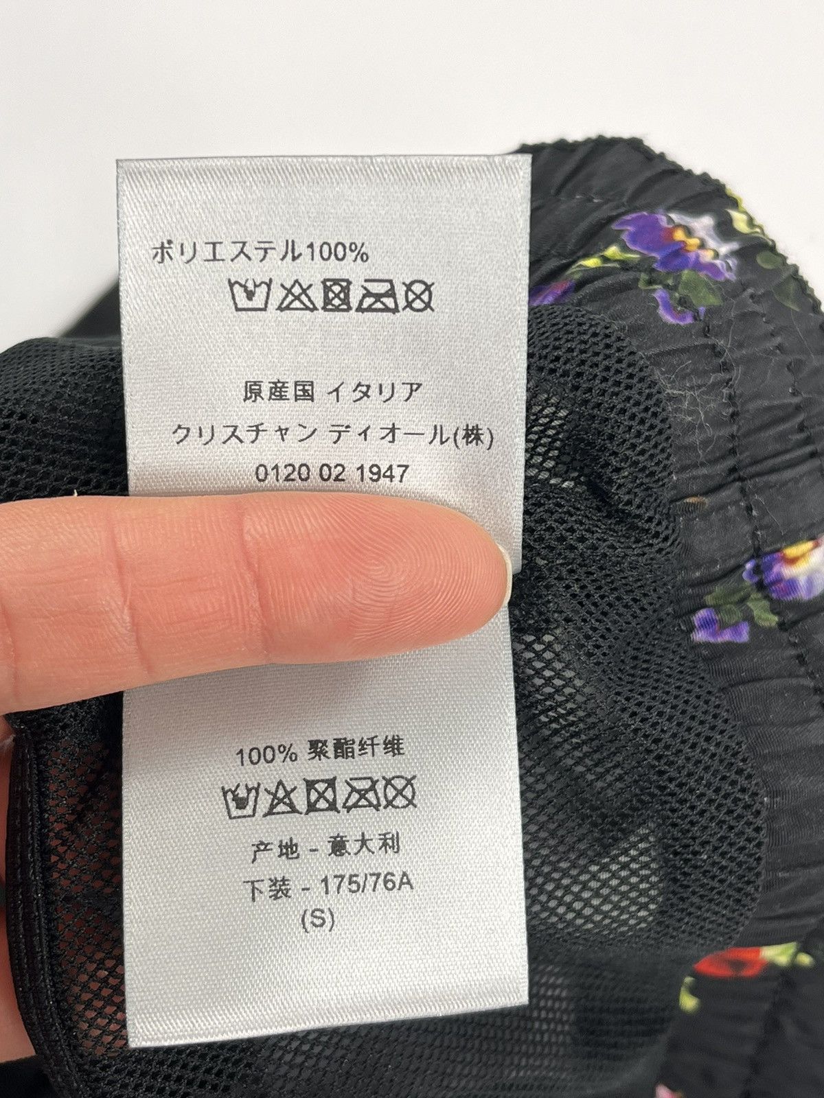 Dior FLORAL PRINT EMBROIDERED LOGO BLACK SWIMSHORTS Size US 30 / EU 46 - 13 Thumbnail