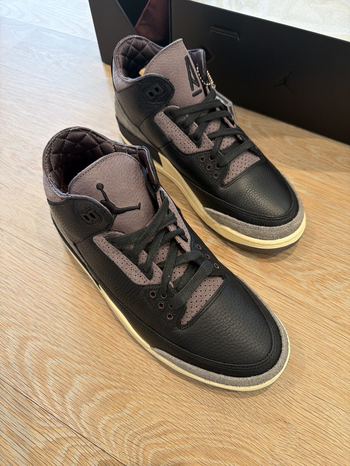 A Ma Maniere × Nike Air Jordan 3 Retro OG SP Nike & A Ma Maniere Men 9US Size US 9 / EU 42 - 4 Thumbnail