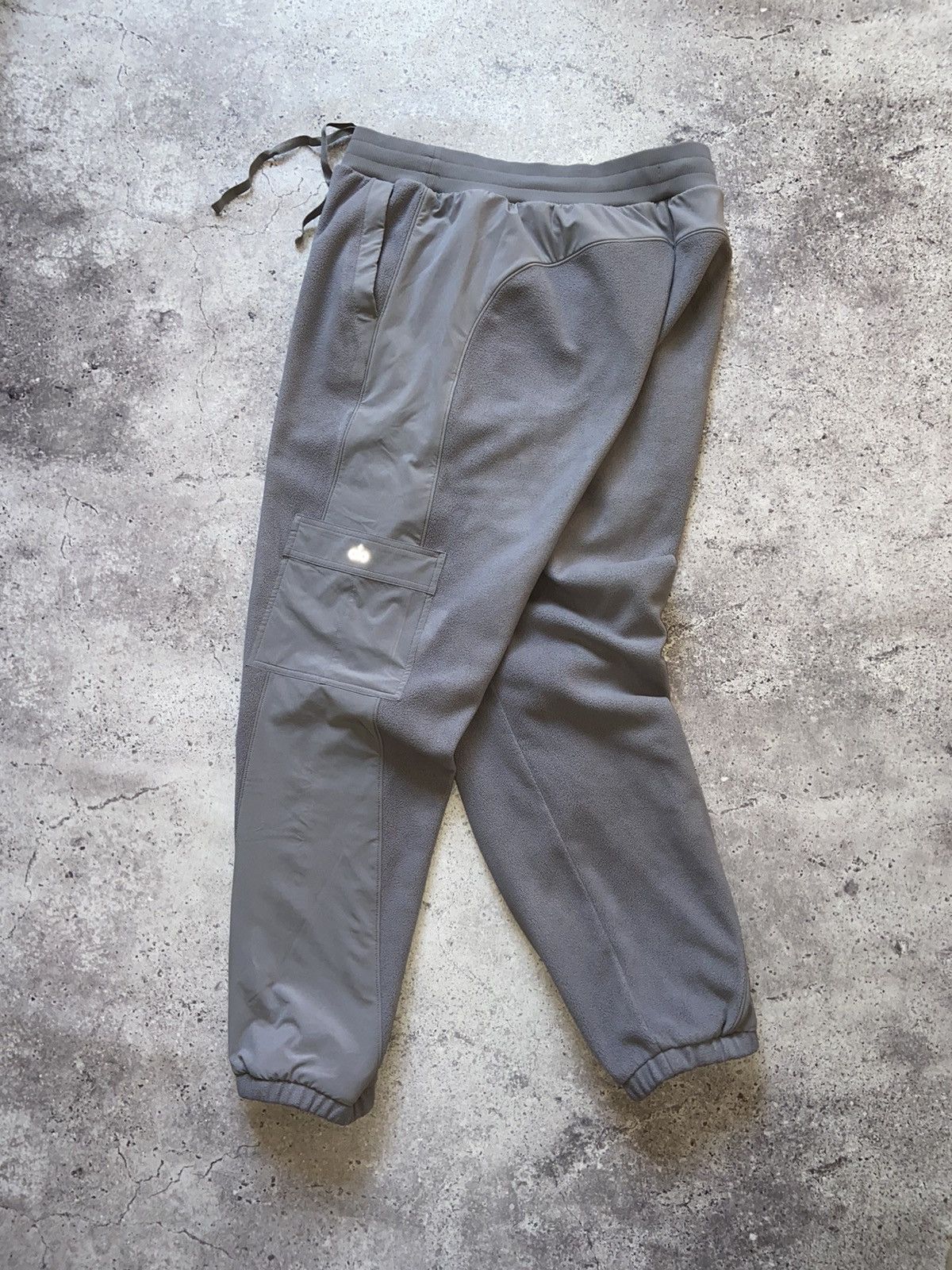 Alo Alo yoga cargo fleece nylon pants Size US 36 / EU 52 - 1 Thumbnail