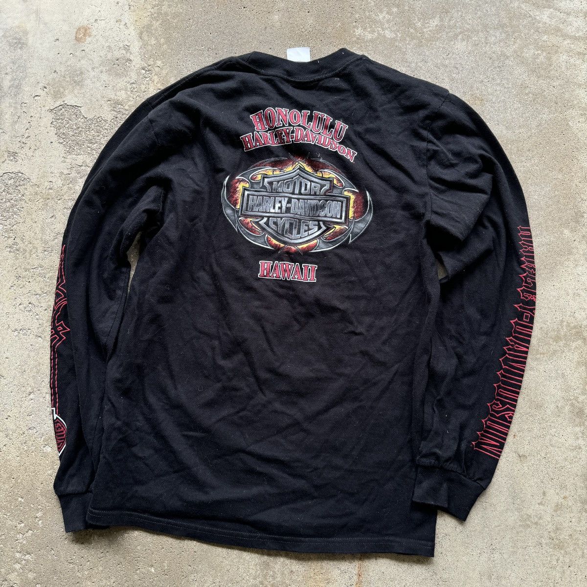 Harley Davidson VINTAGE 2010S HARLEY DAVIDSON SKULL FLAME LONGSLEEVE TEE Size US L / EU 52-54 / 3 - 4 Thumbnail