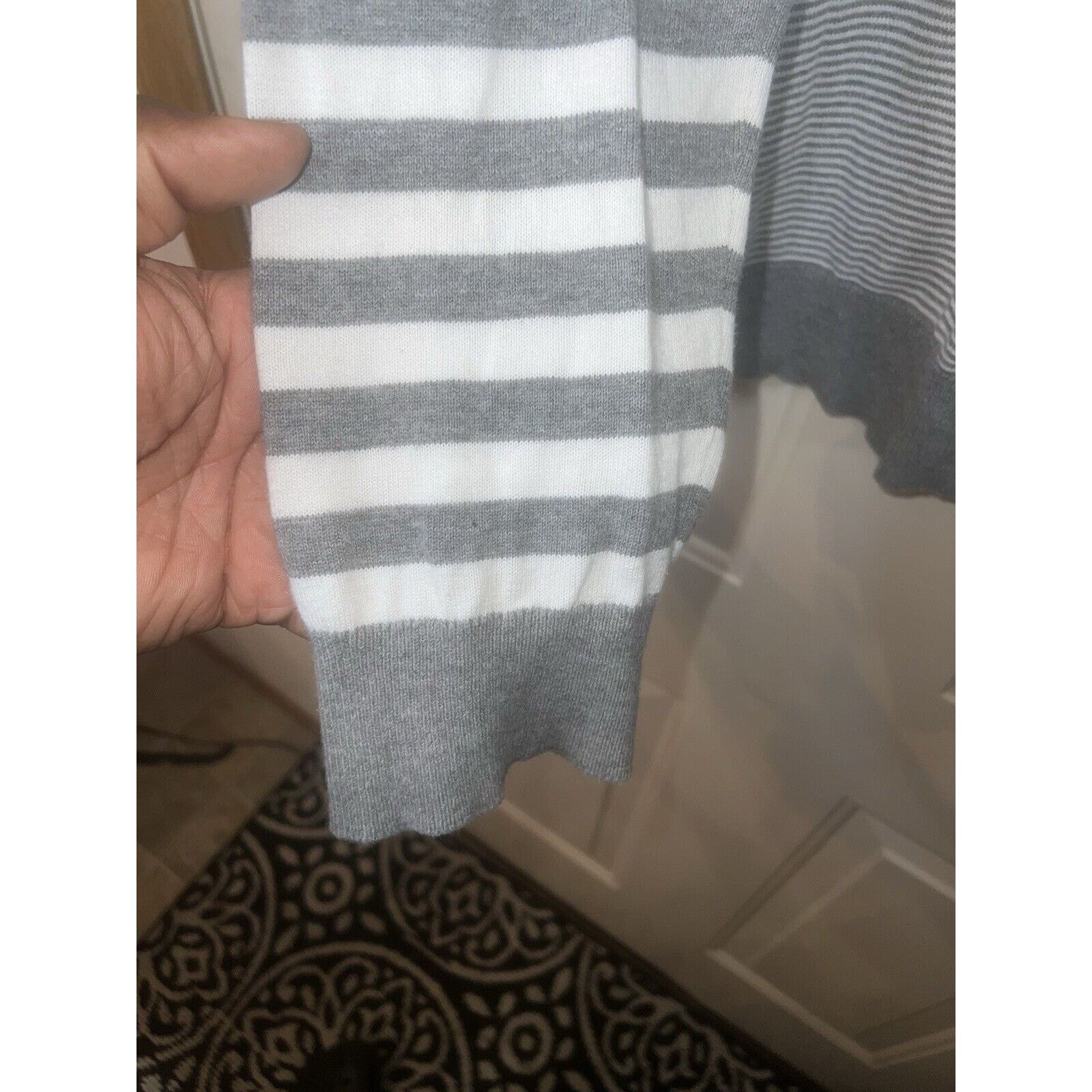 Express Express Women’s Striped Sweater Size XL Gray Pullover White Size XL / US 12-14 / IT 48-50 - 5 Thumbnail