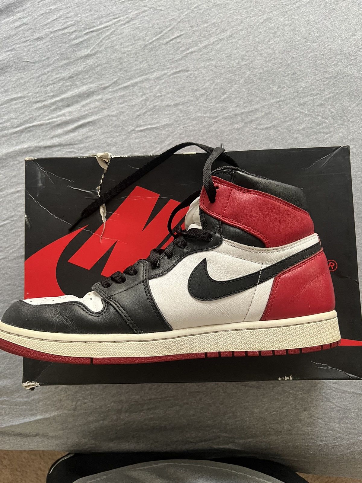 Jordan Brand × Nike Jordan 1 High Black Toe (2016) Size US 10.5 / EU 43-44 - 3 Thumbnail