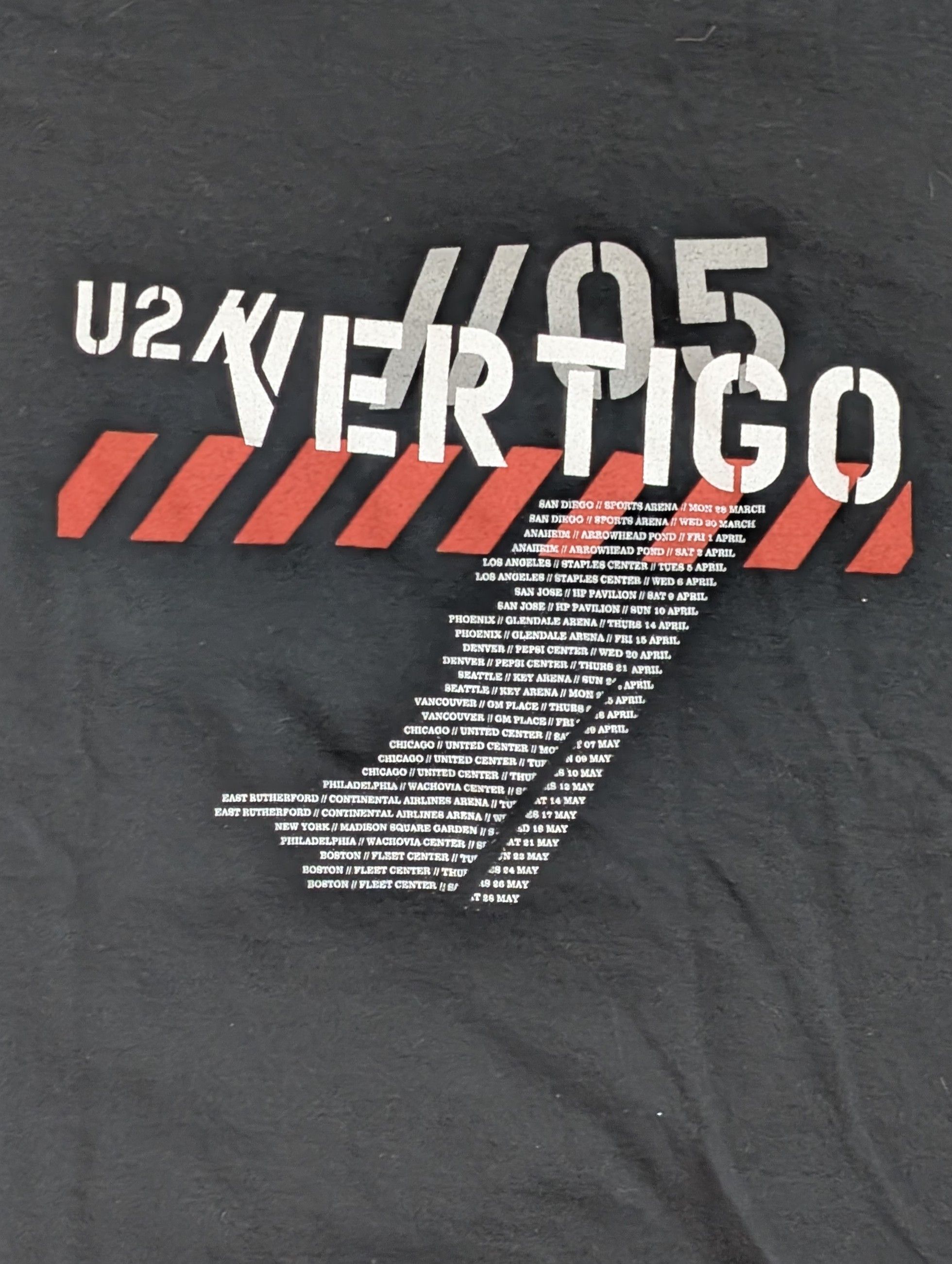 Band Tees Vintage U2 2005 Vertigo tour concert t-shirt - SIZE XL Size US XL / EU 56 / 4 - 5 Thumbnail