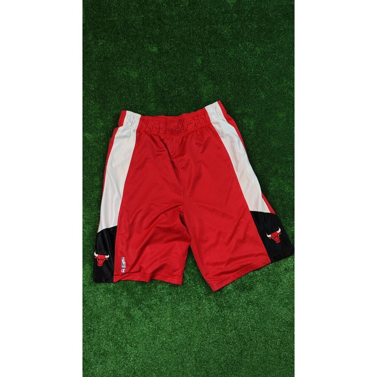 Champion VINTAGE Chicago Bulls Champion Shorts Adult XXL NBA Size US 42 / EU 58 - 7 Thumbnail
