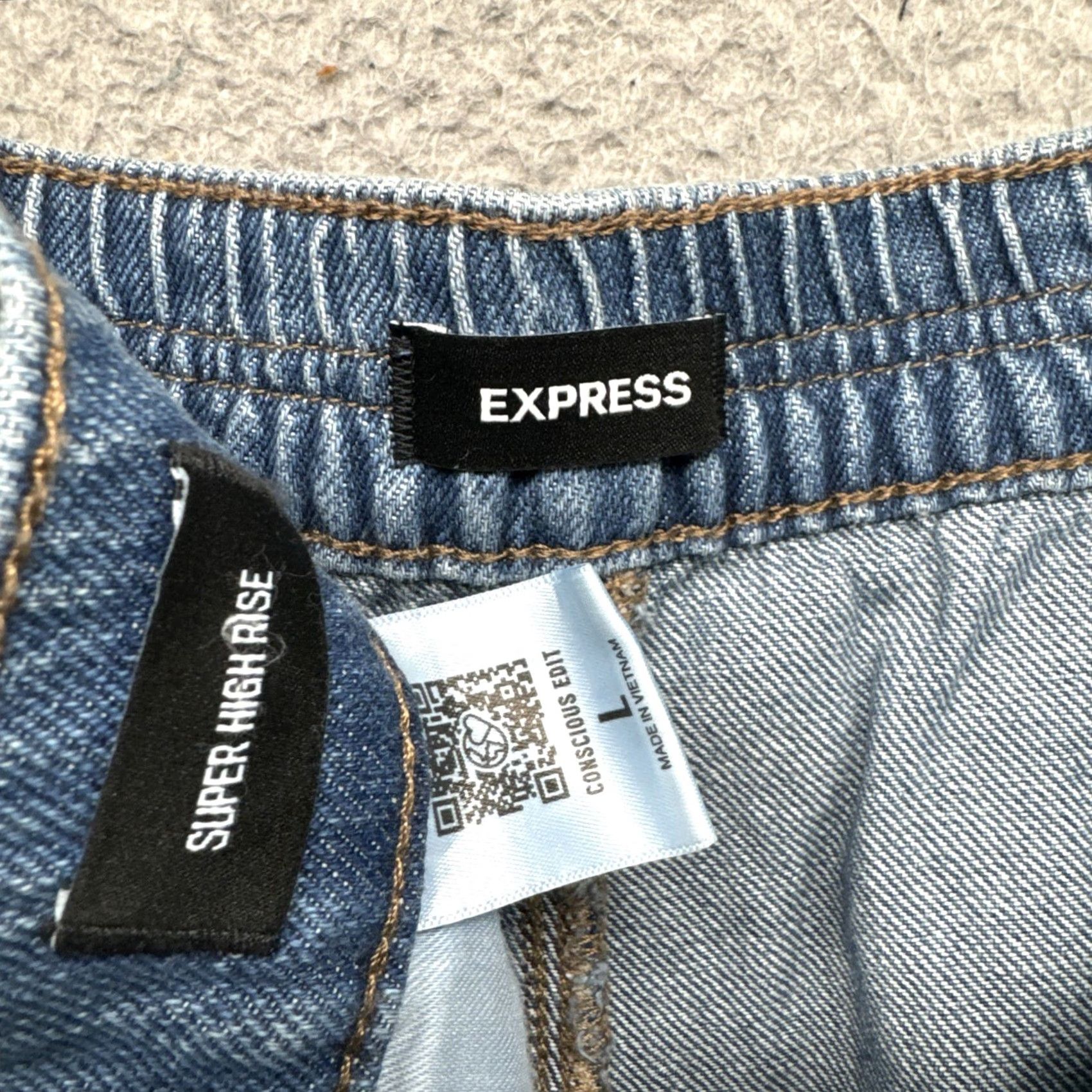 Express Express Super High Rise Elastic Waist Denim Shorts Women L Blue Mom Style Womens Size 36" / US 14 / IT 50 - 3 Thumbnail