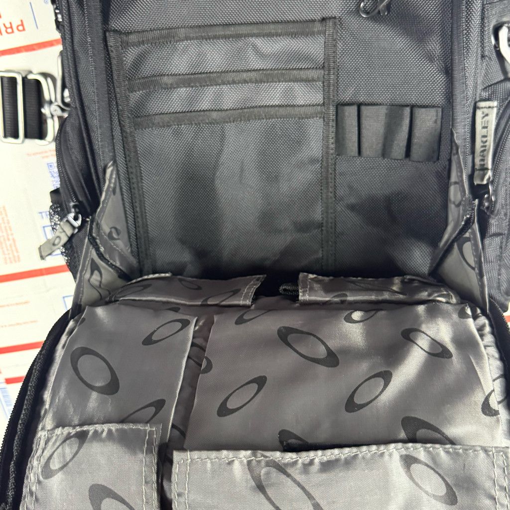Oakley Vintage Oakley Software Bag Black Tactical Utility Messenger Size 26 - 5 Thumbnail