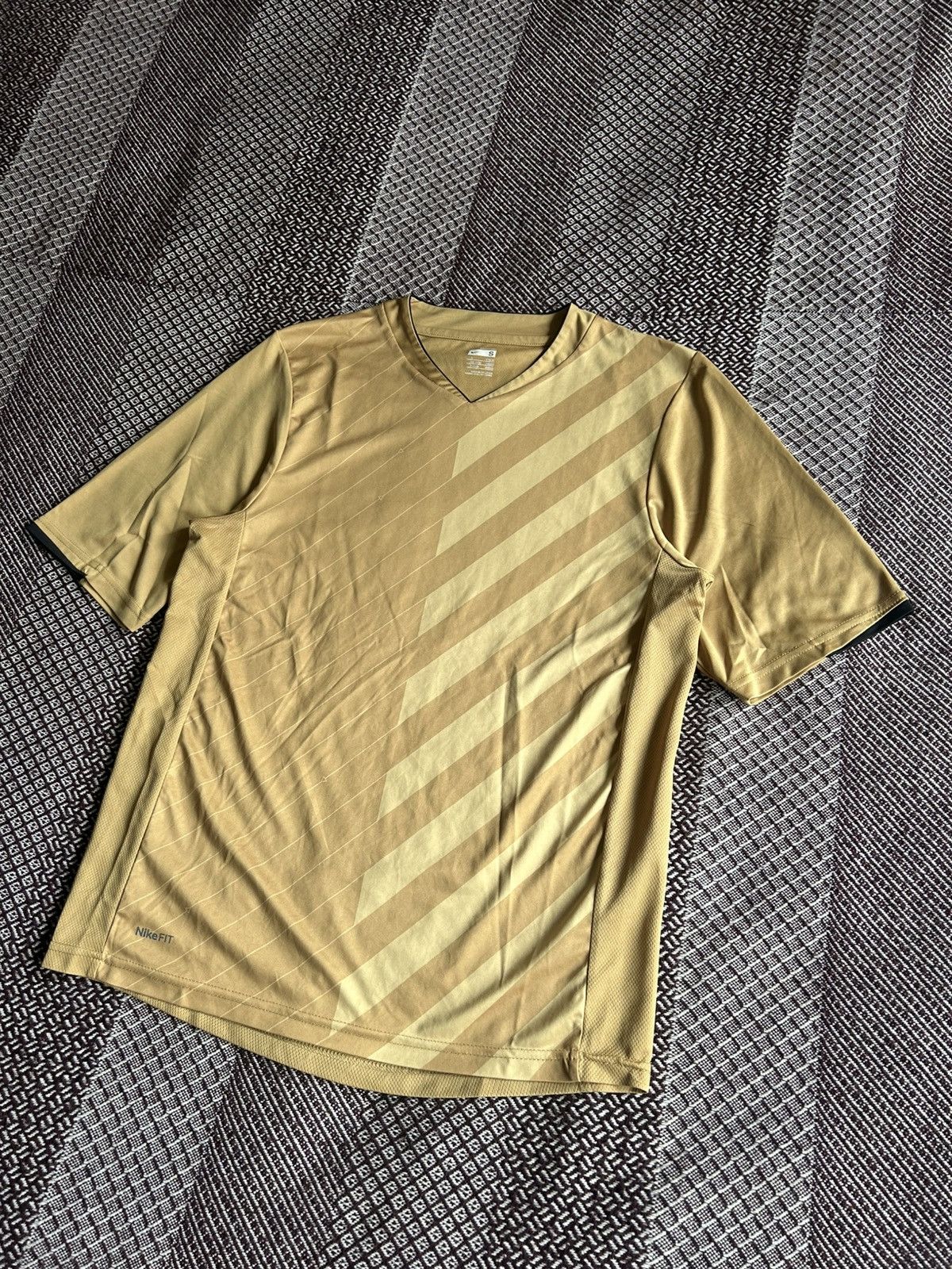 Nike × Vintage Vintage Nike Dri-Fit Sportswear T-Shirt Unisex Size S/M Size US S / EU 44-46 / 1 - 2 Thumbnail