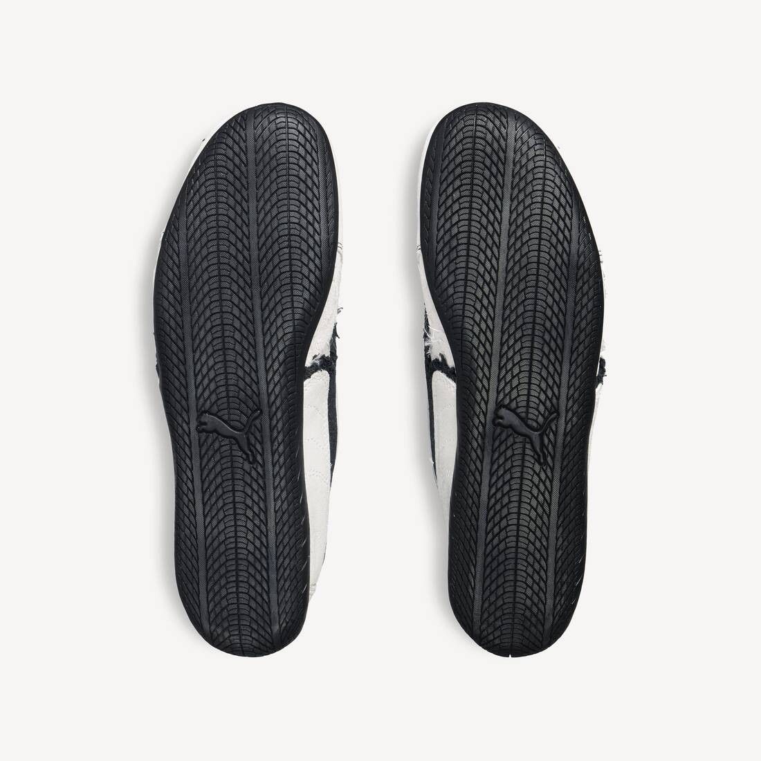 Balenciaga × Puma o1w1db10326 Speedcat Suede Sneakers in White/Black Size US 6 / EU 39 - 4 Thumbnail